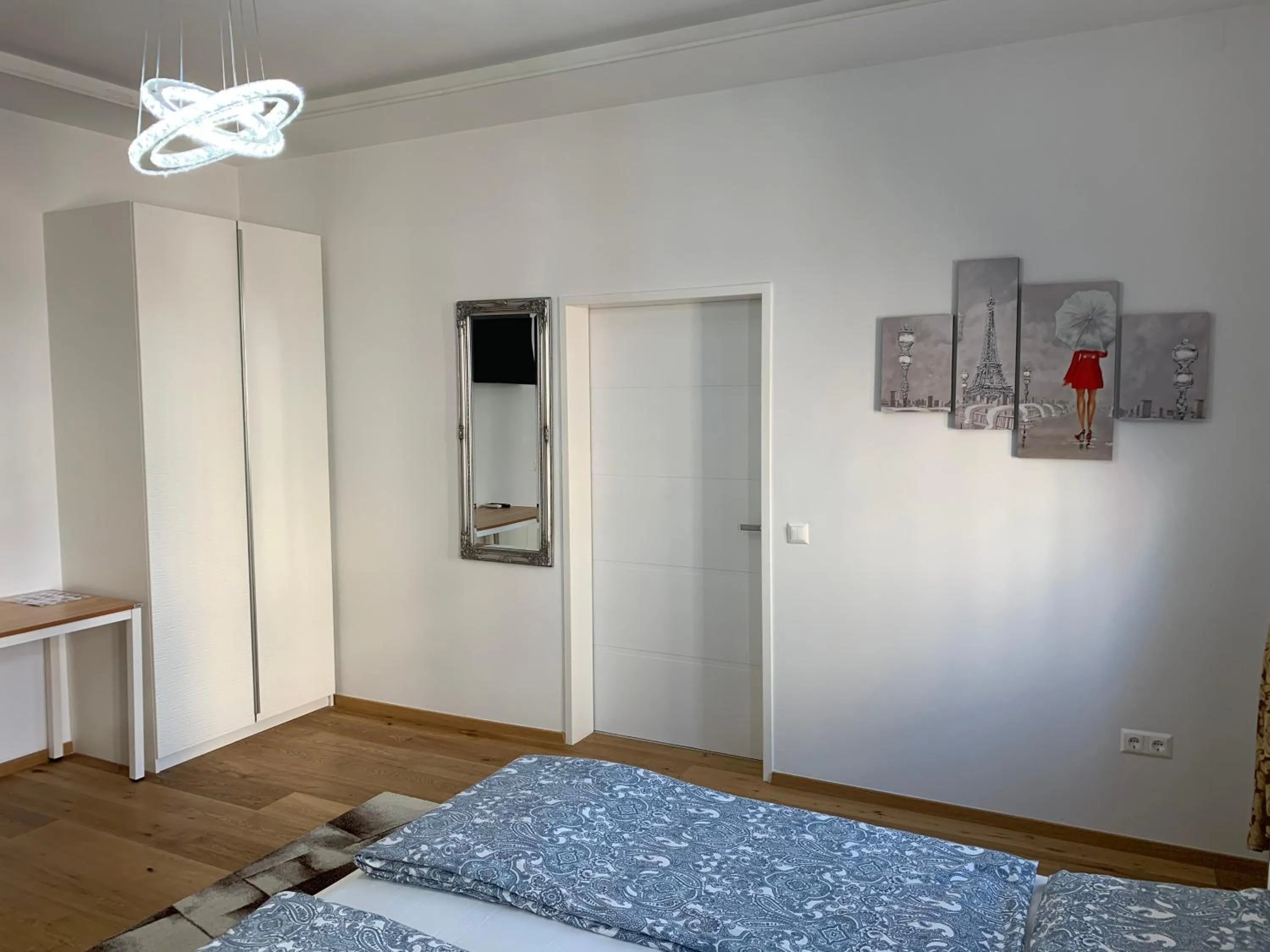 Bedroom, Bed in Colony Apartments