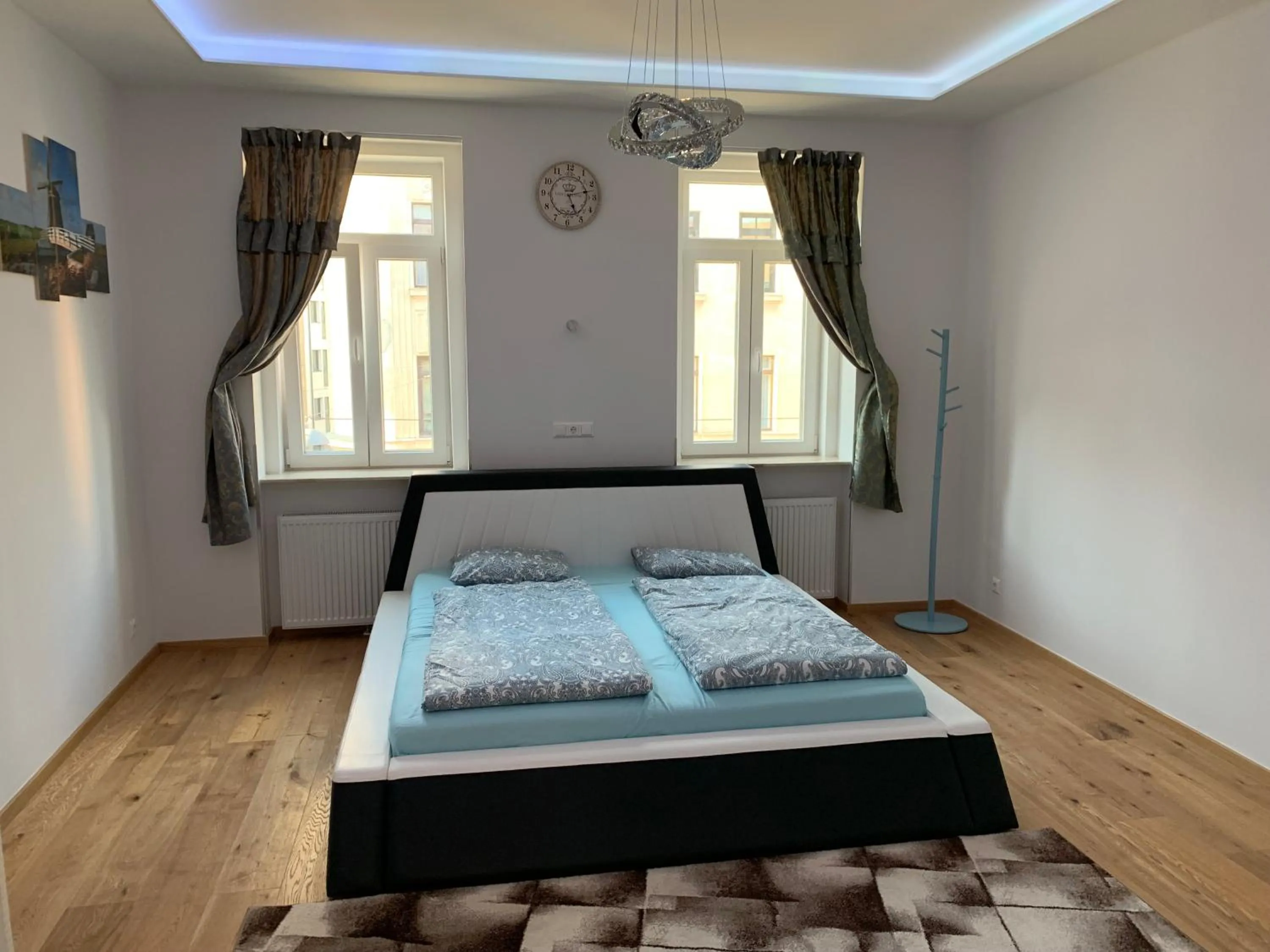 Bed in Colony Apartments