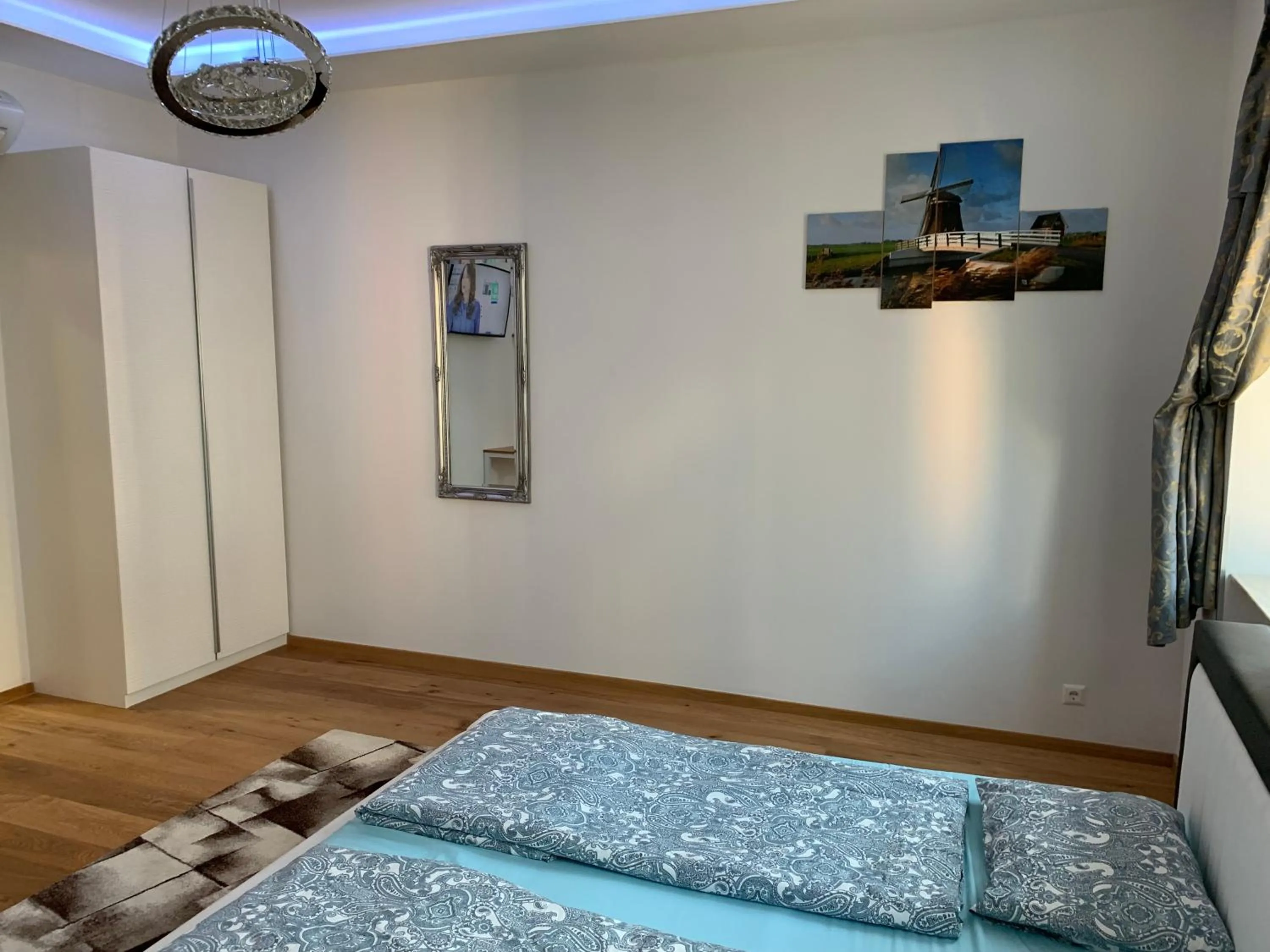 Bed in Colony Apartments