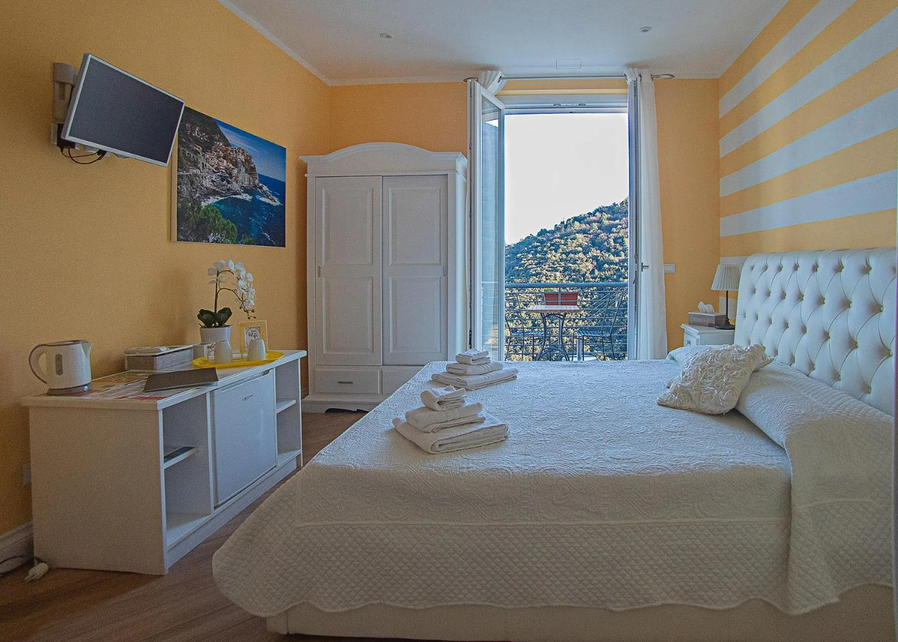 Bed in Agriturismo La Pietra 1 e La Pietra 2