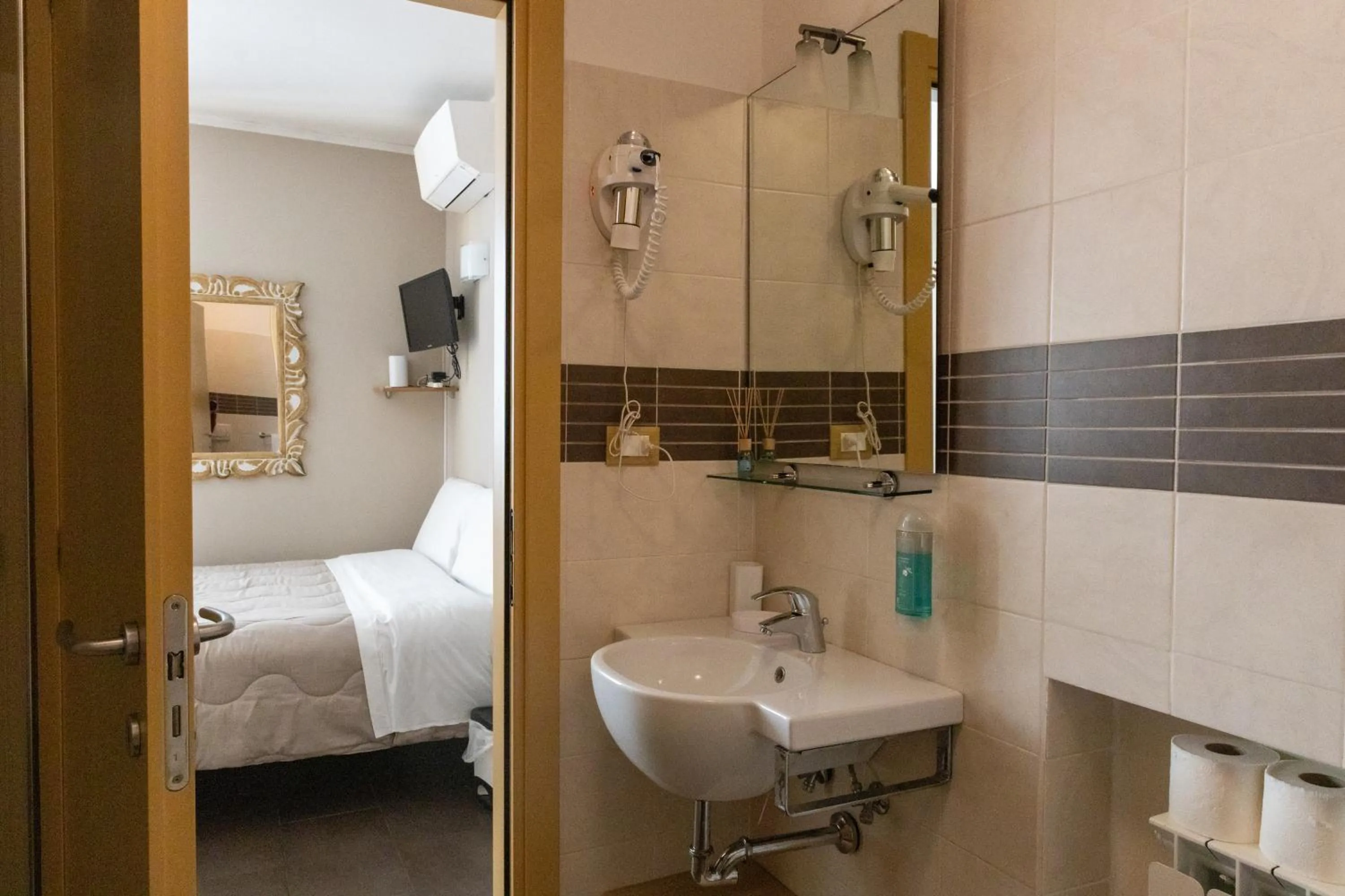 Bed in Agriturismo La Pietra 1 e La Pietra 2