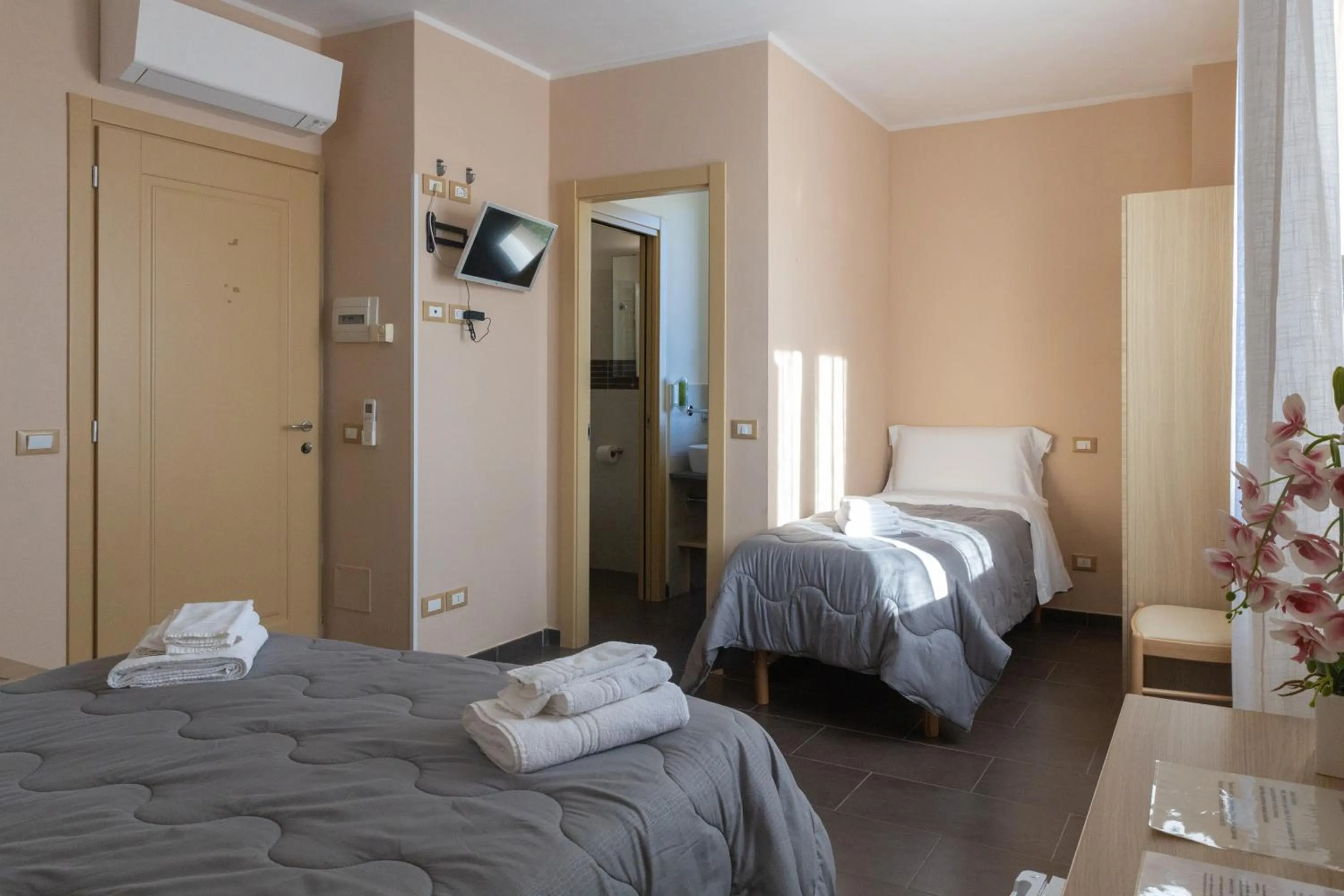 Bed in Agriturismo La Pietra 1 e La Pietra 2