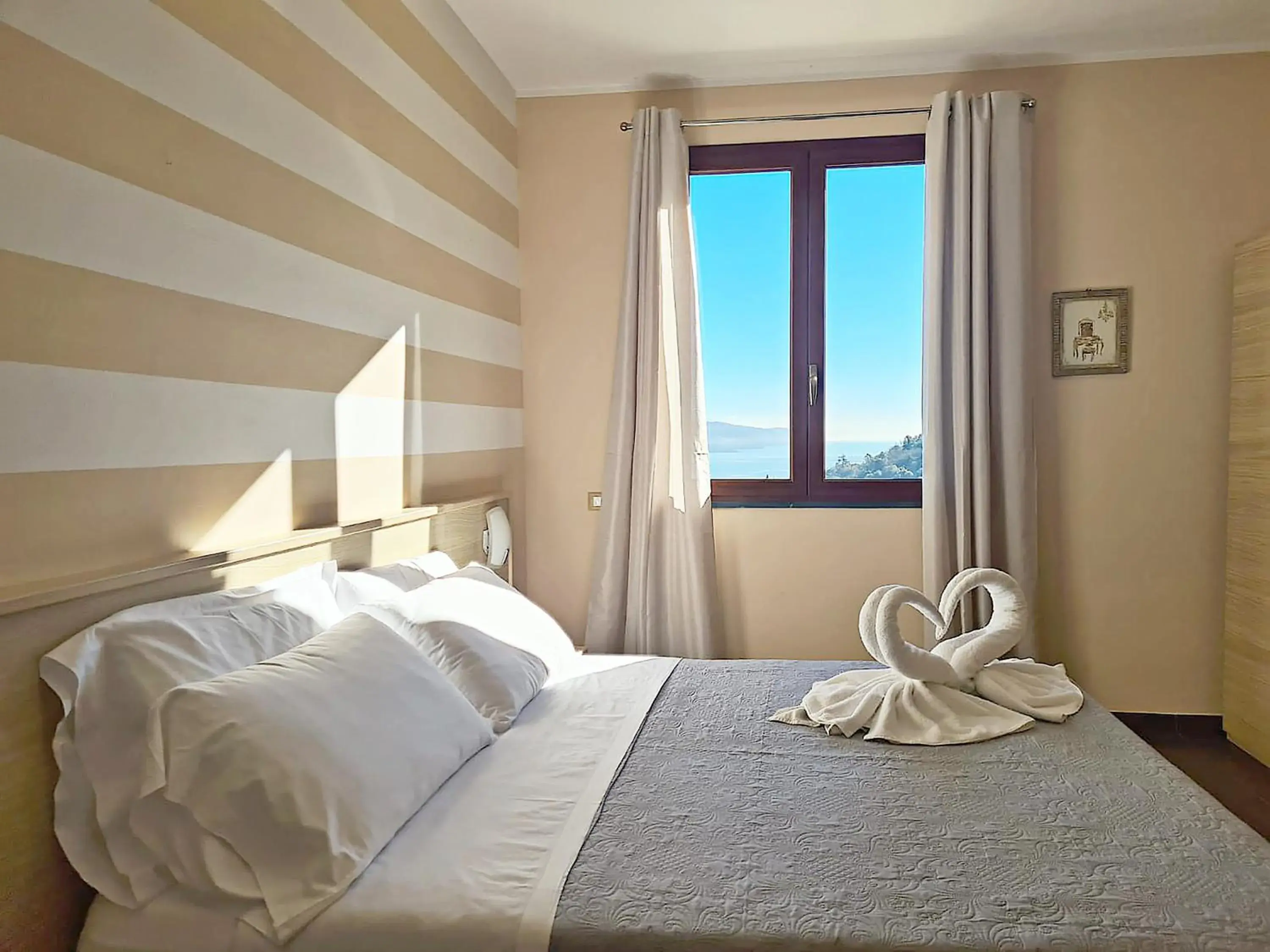 Double or Twin Room with Sea View in Agriturismo La Pietra 1 e La Pietra 2 Double or Twin Room with Sea View in Agriturismo La Pietra 1 e La Pietra 2