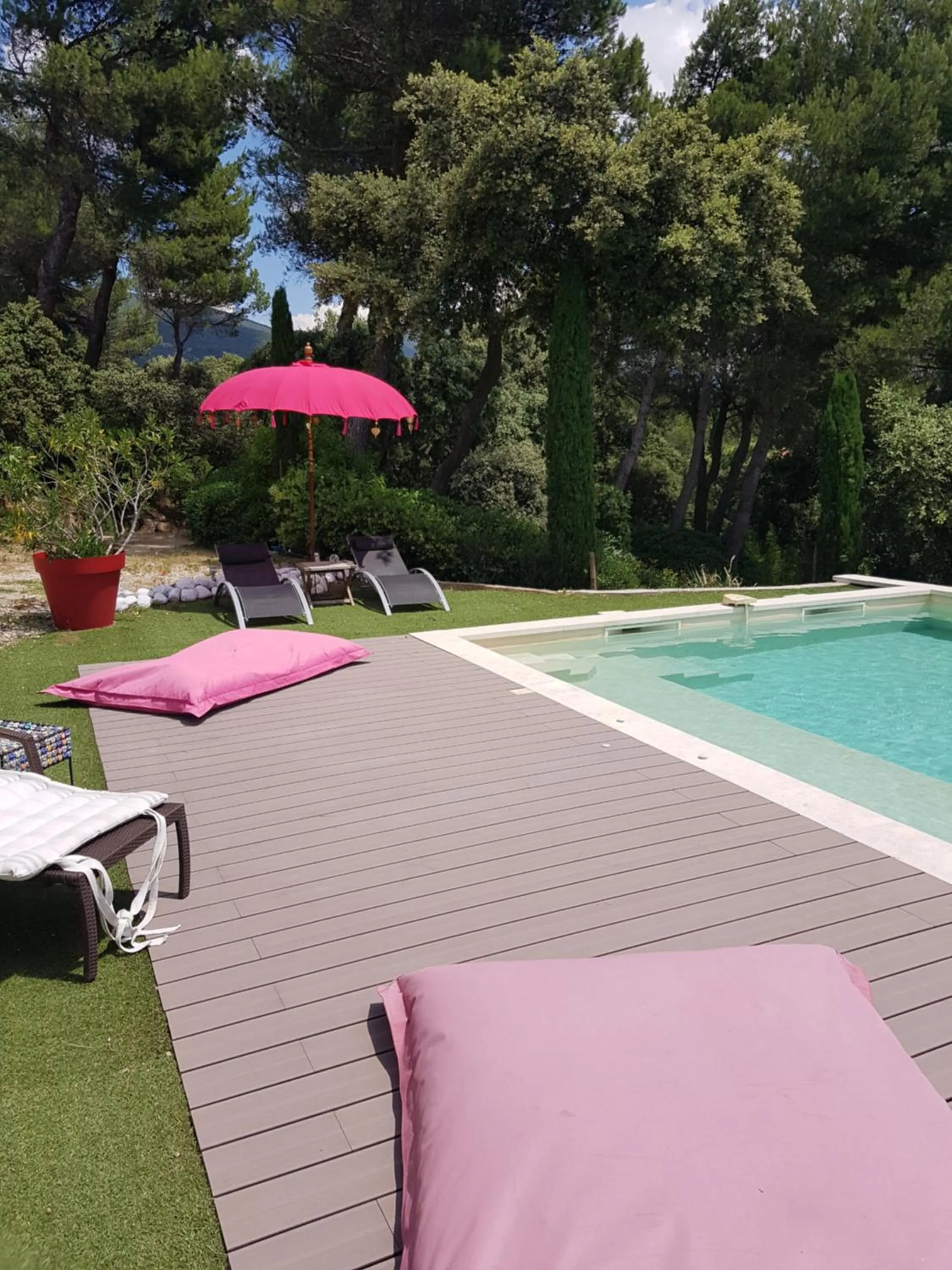 Pool view in La Maison de Charlie