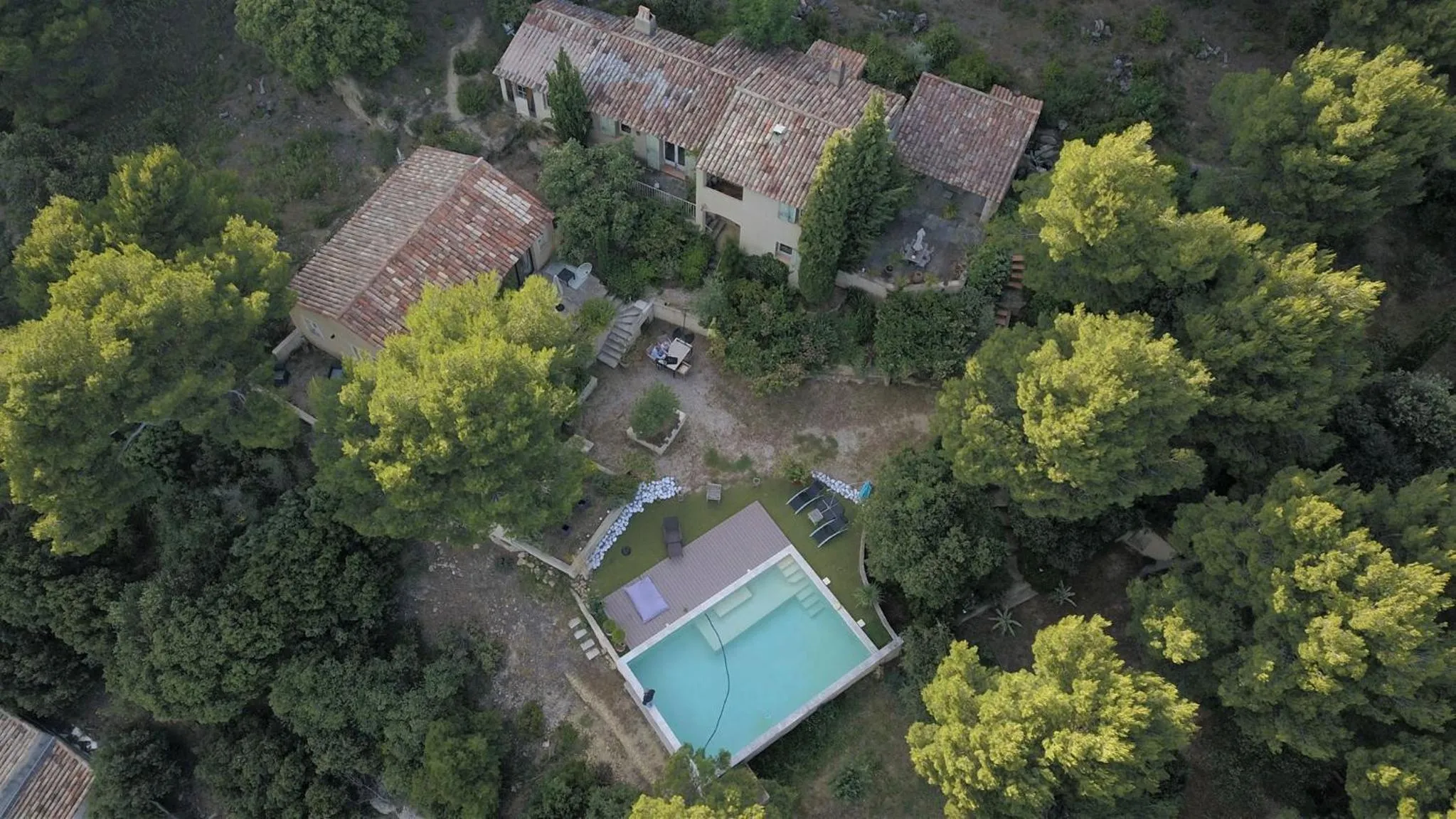 Other in La Maison de Charlie