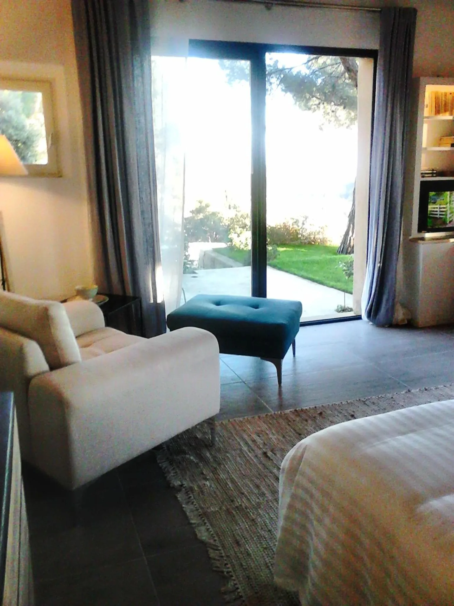 Garden view, Bed in La Maison de Charlie