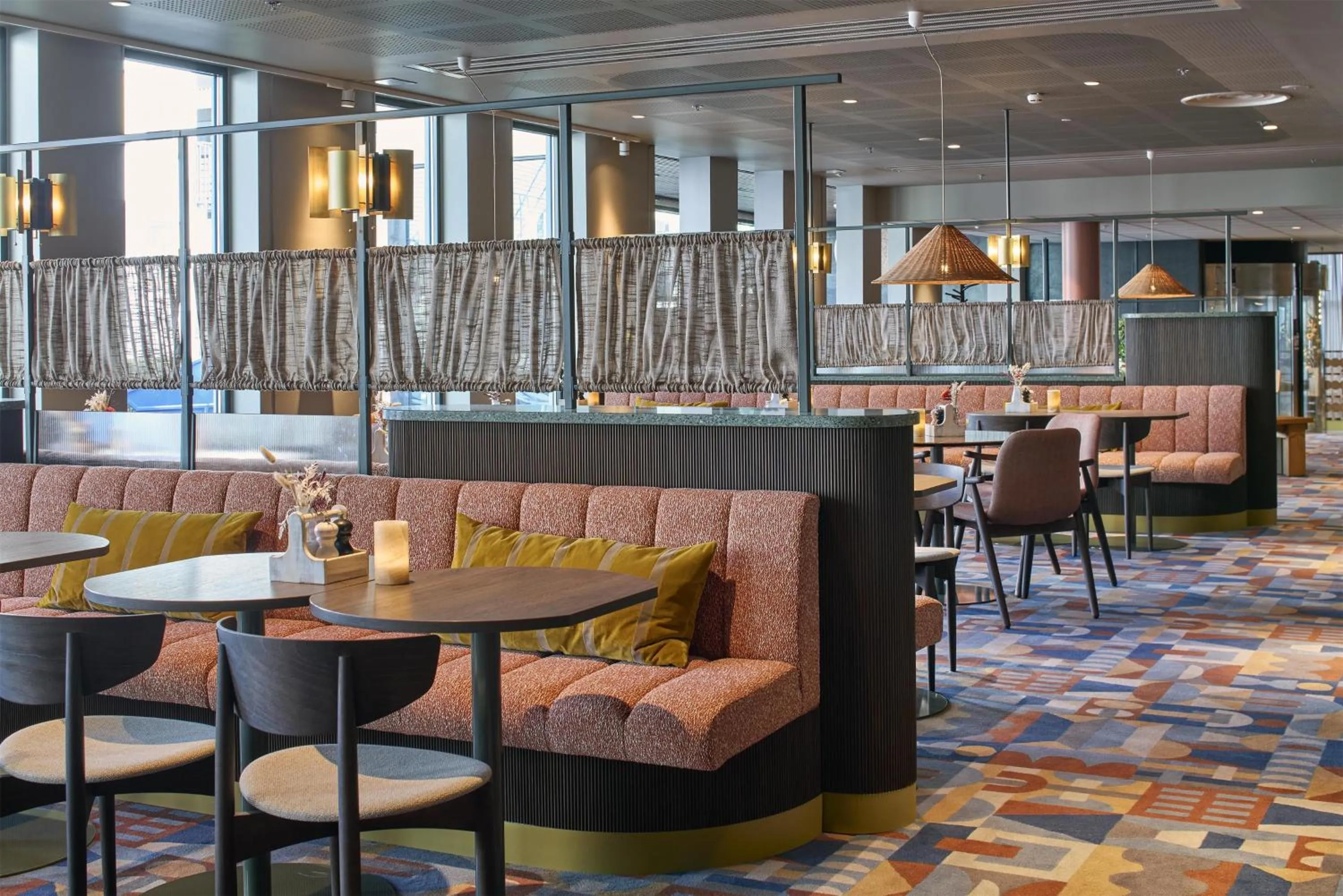 Restaurant/places to eat in Scandic Alvik