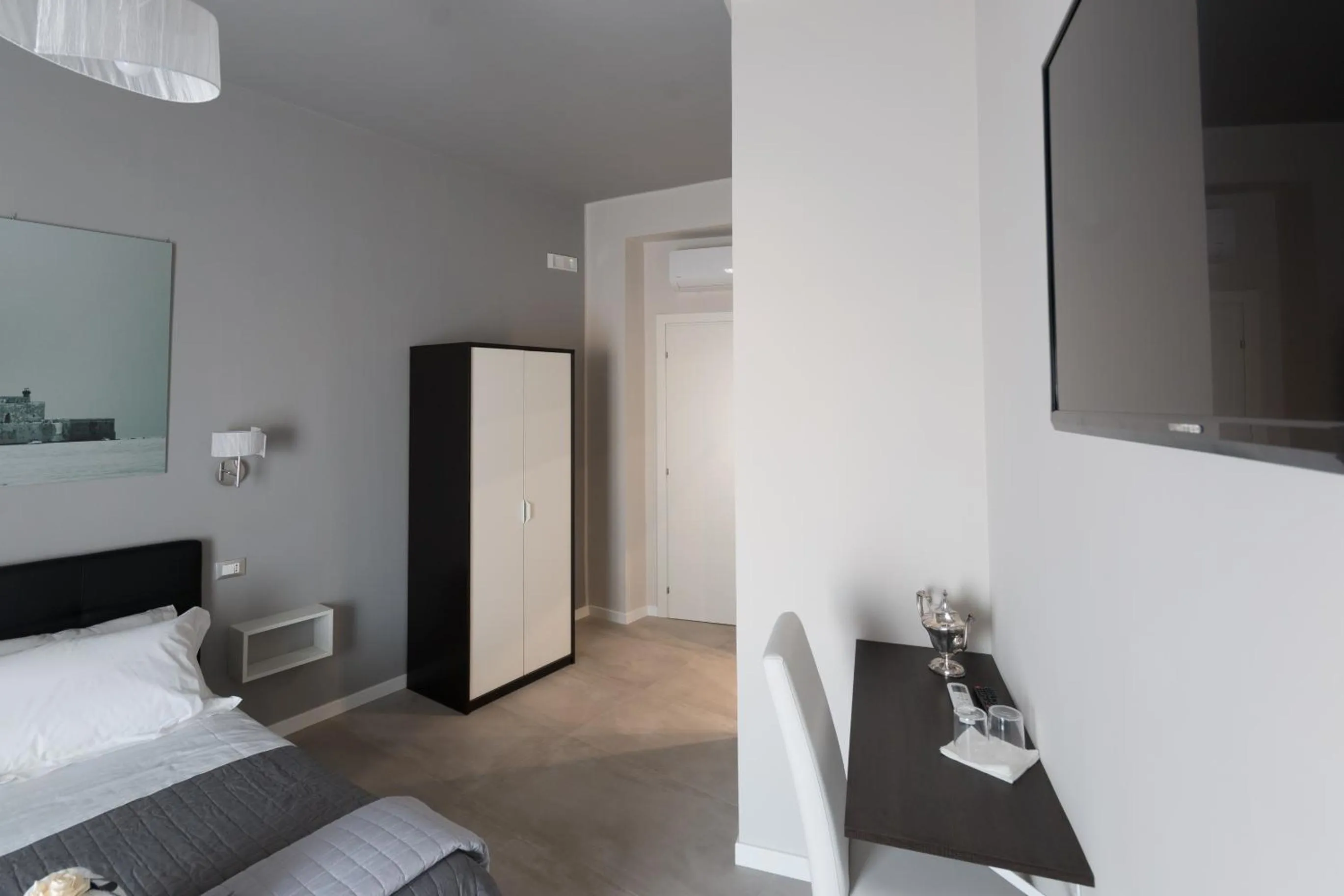 Photo of the whole room, Bed in PhotoGuest B&B