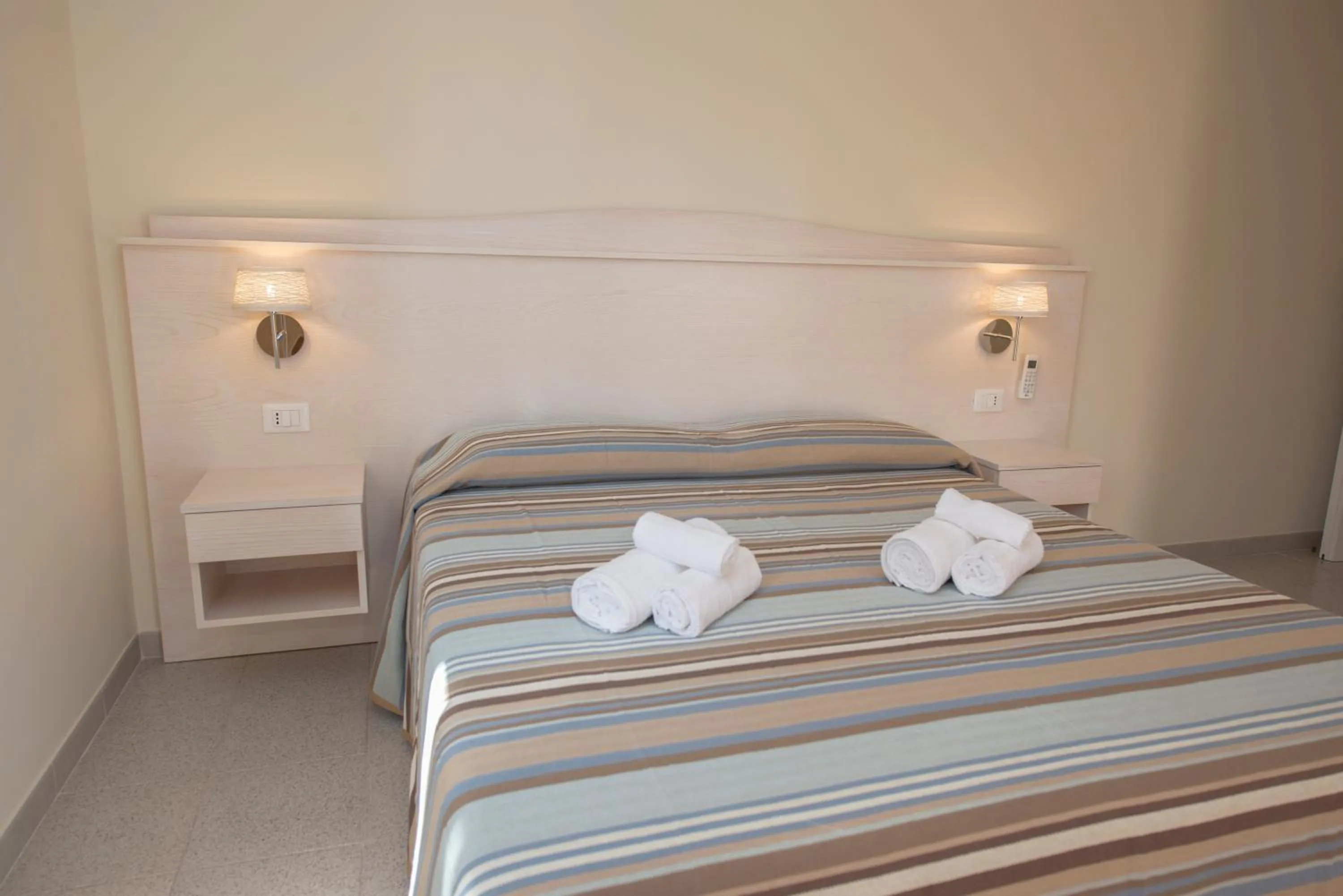 Bedroom, Bed in Donna Rosa Accommodation