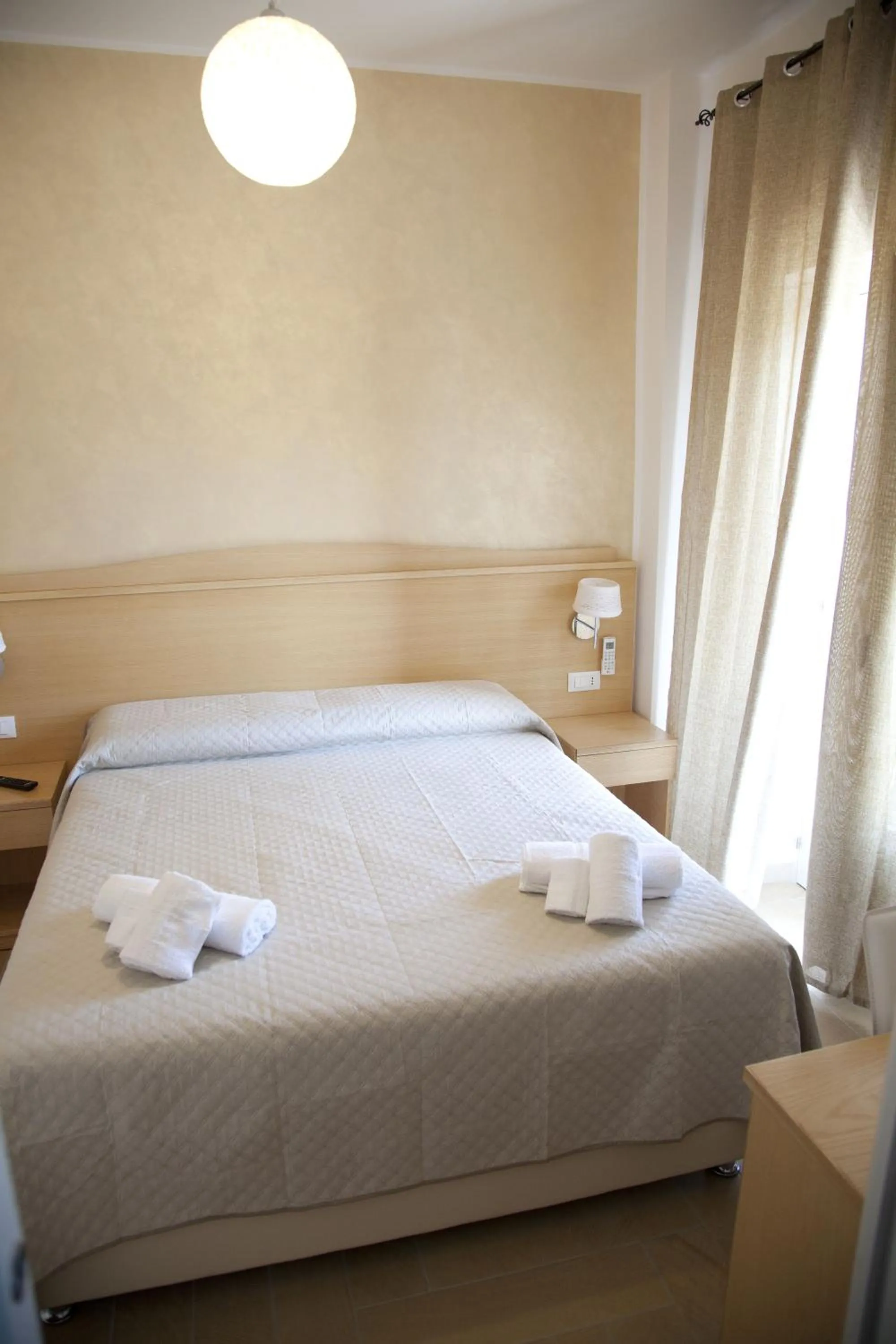 Bedroom, Bed in Donna Rosa Accommodation