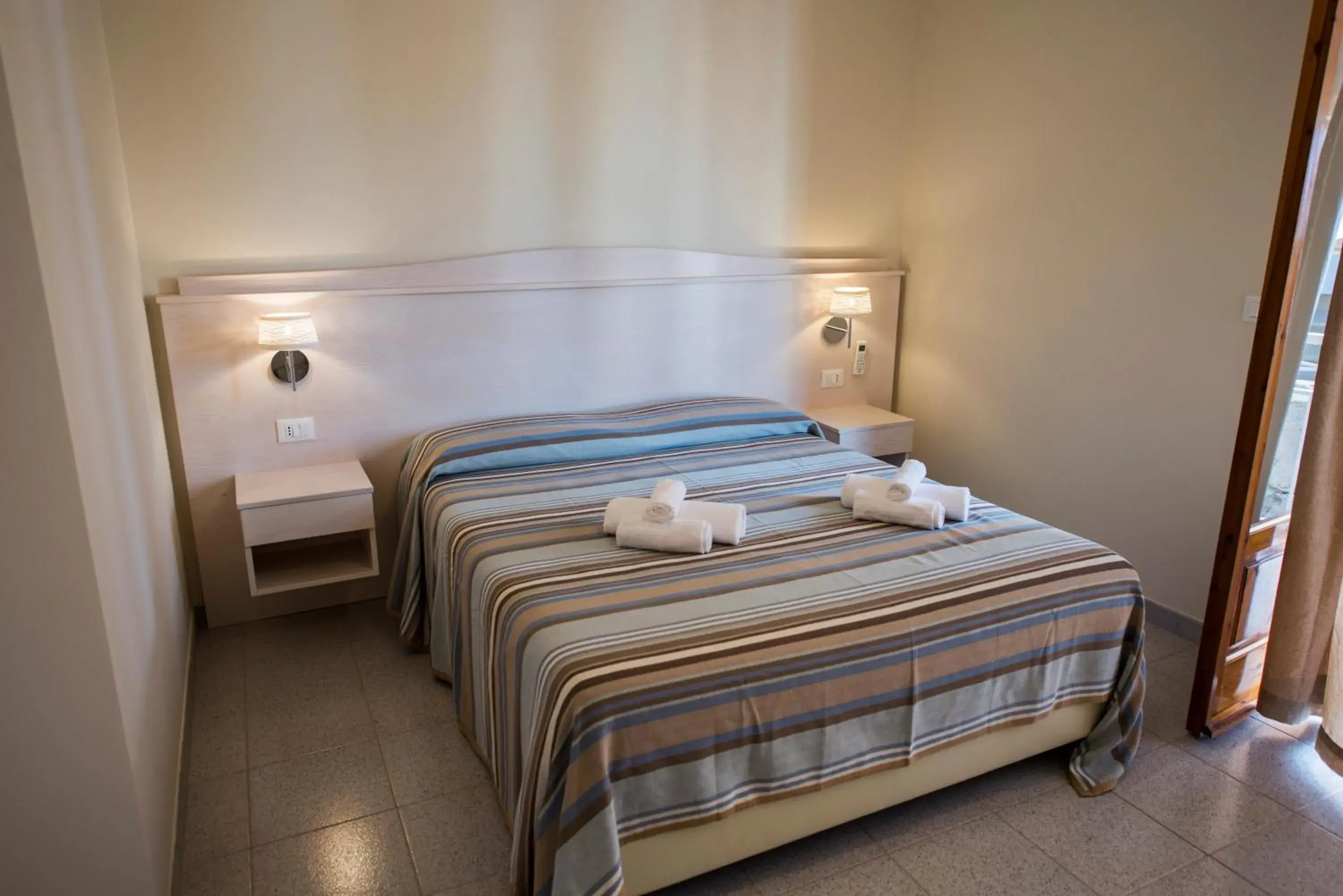 Double Room with Garden View in Donna Rosa Accommodation Double Room with Garden View in Donna Rosa Accommodation