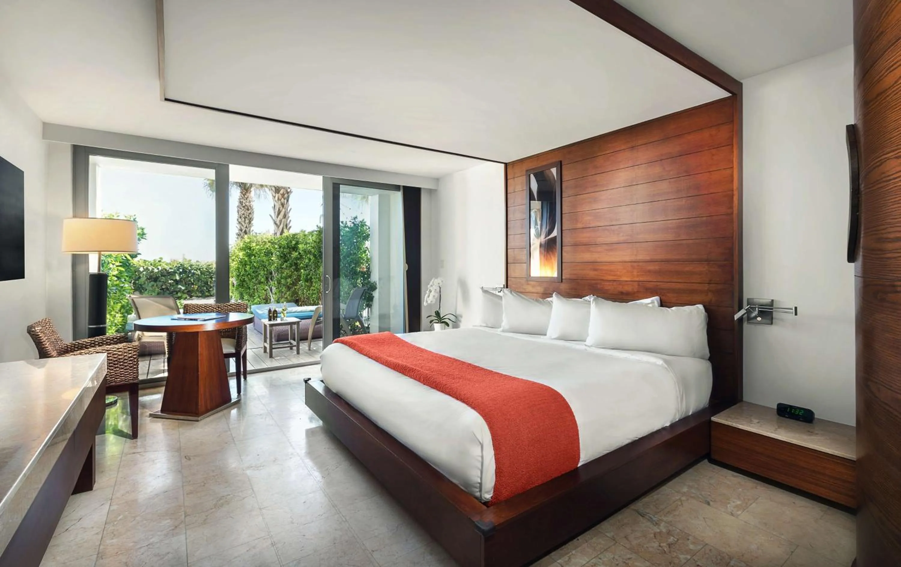 Bedroom, Bed in Costa d'Este Beach Resort & Spa
