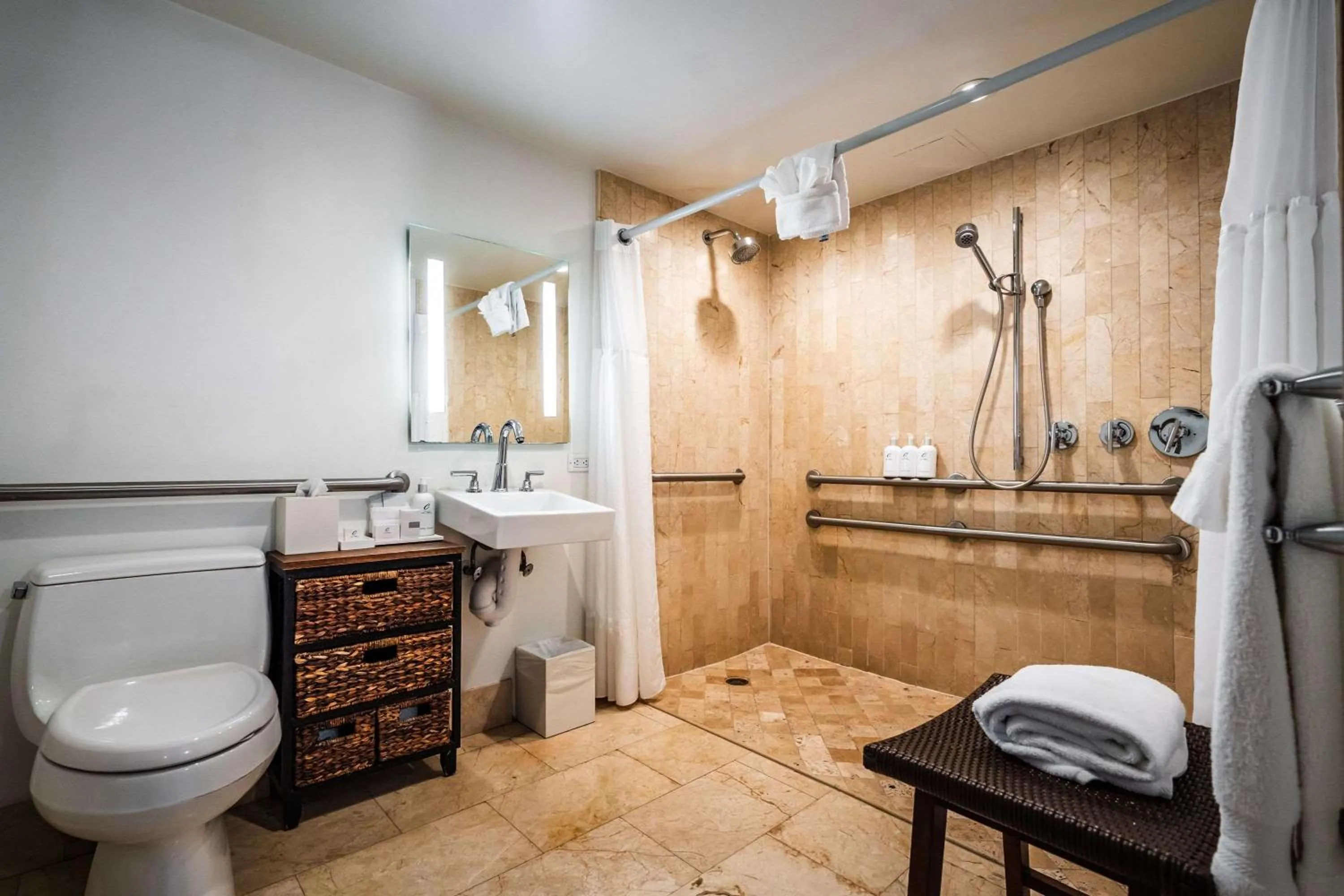 Bathroom in Costa d'Este Beach Resort & Spa