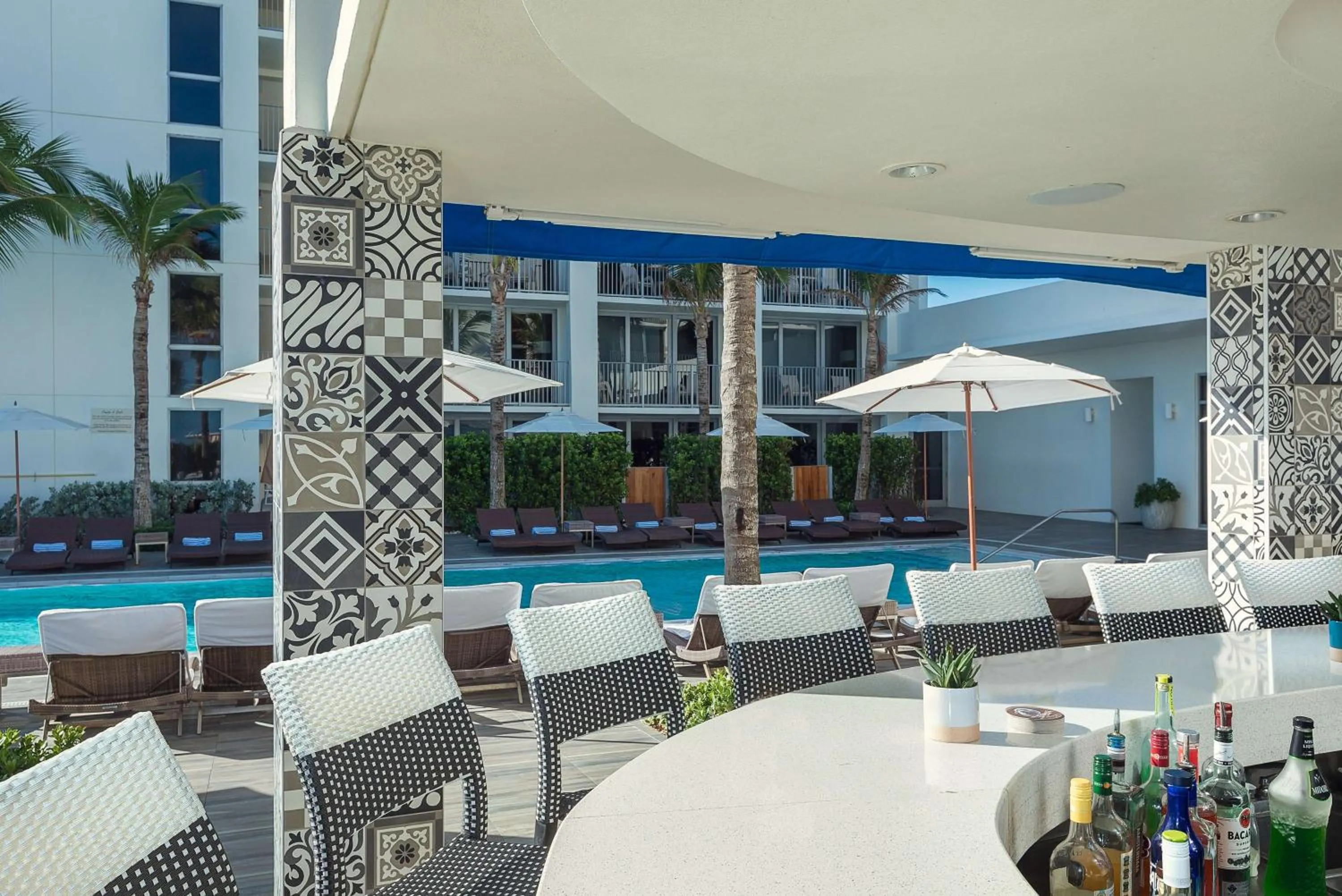 Lounge or bar in Costa d'Este Beach Resort & Spa
