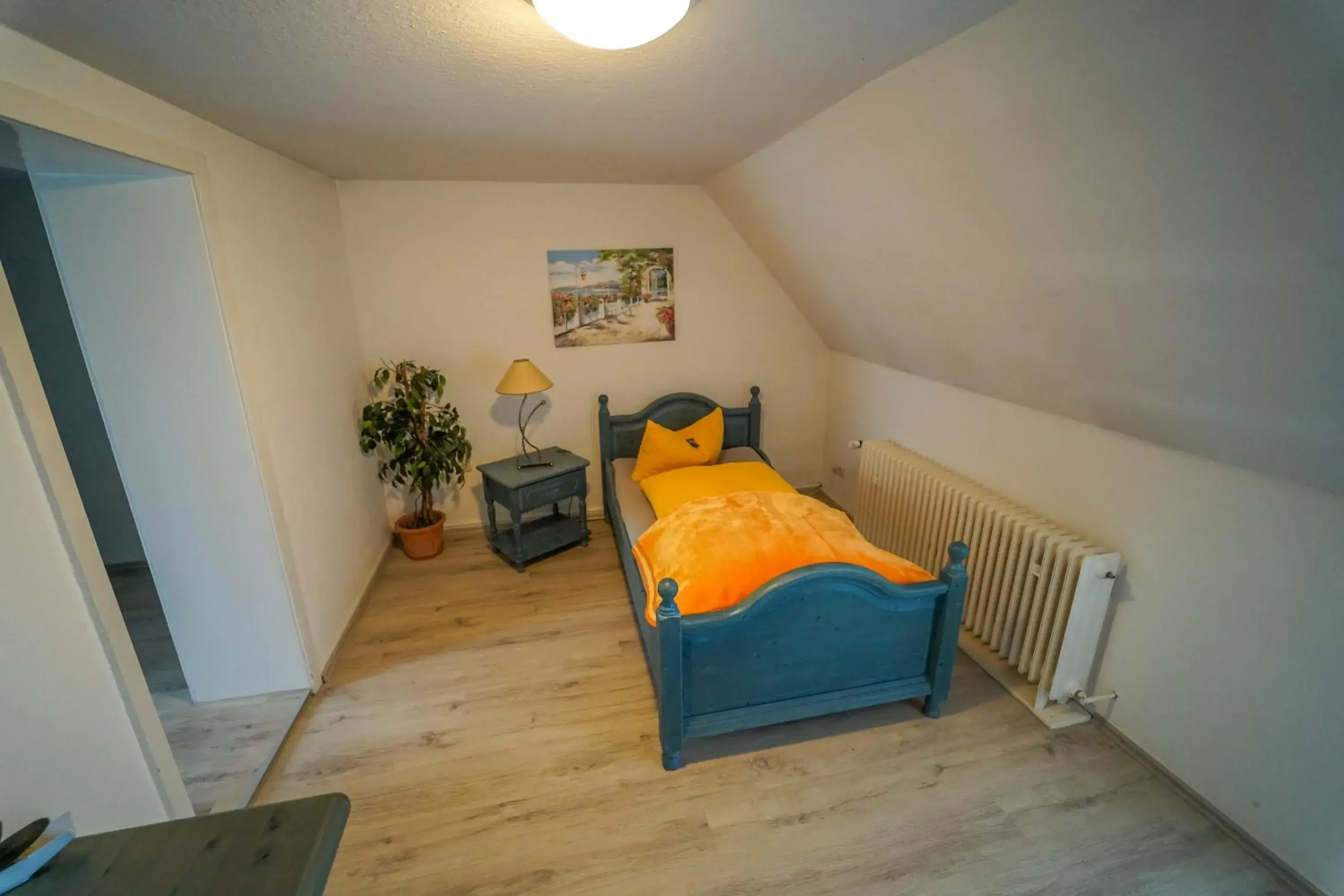 Single Room with Bathroom - single occupancy in Hotel Celler Auszeit Single Room with Bathroom - single occupancy in Hotel Celler Auszeit