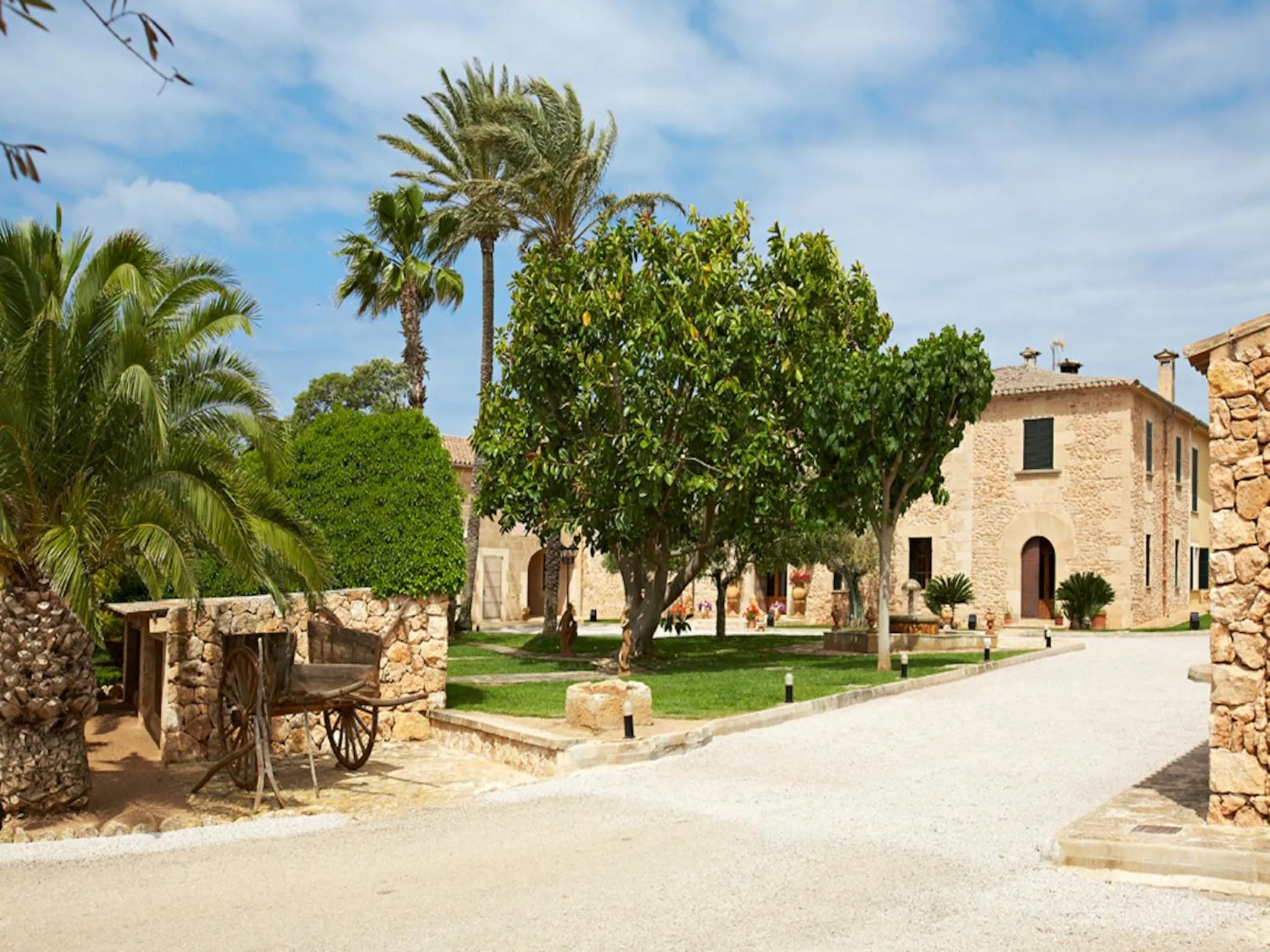 Facade/entrance in Puig de Ros d’Alt