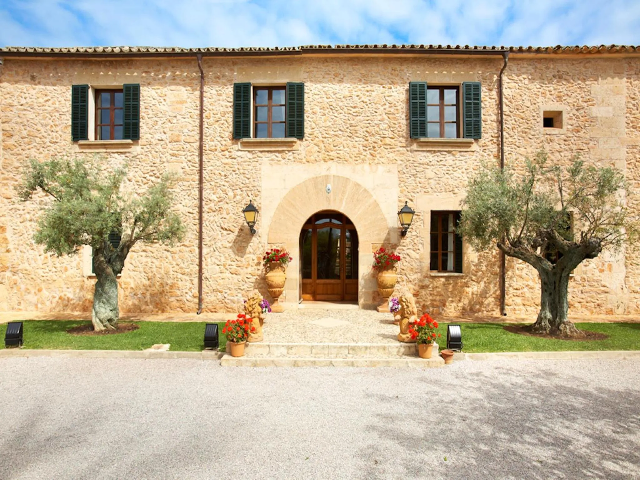 Facade/entrance in Puig de Ros d’Alt