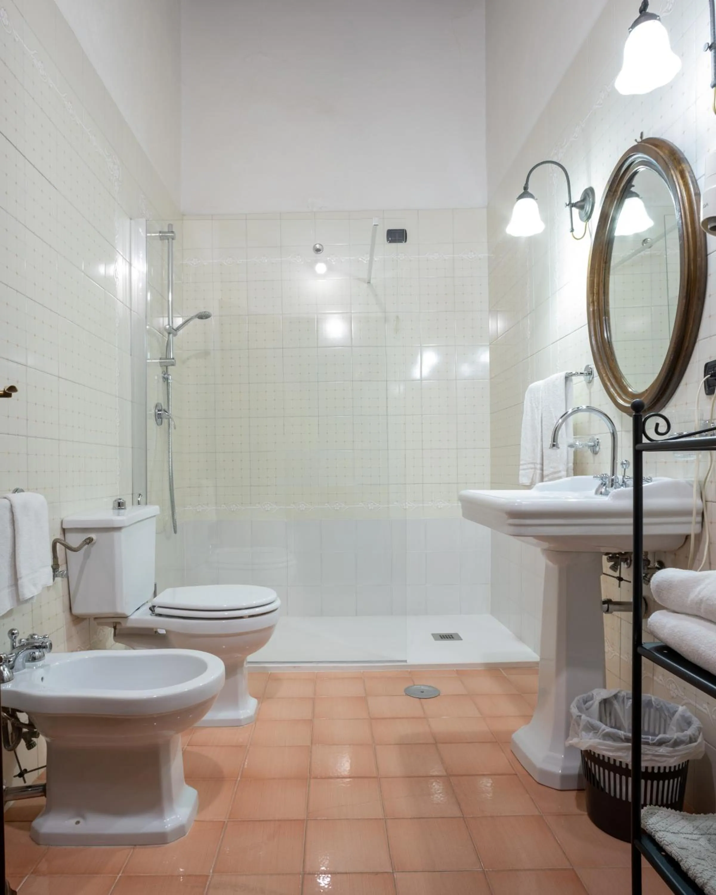 Shower in La Residenza del Proconsolo