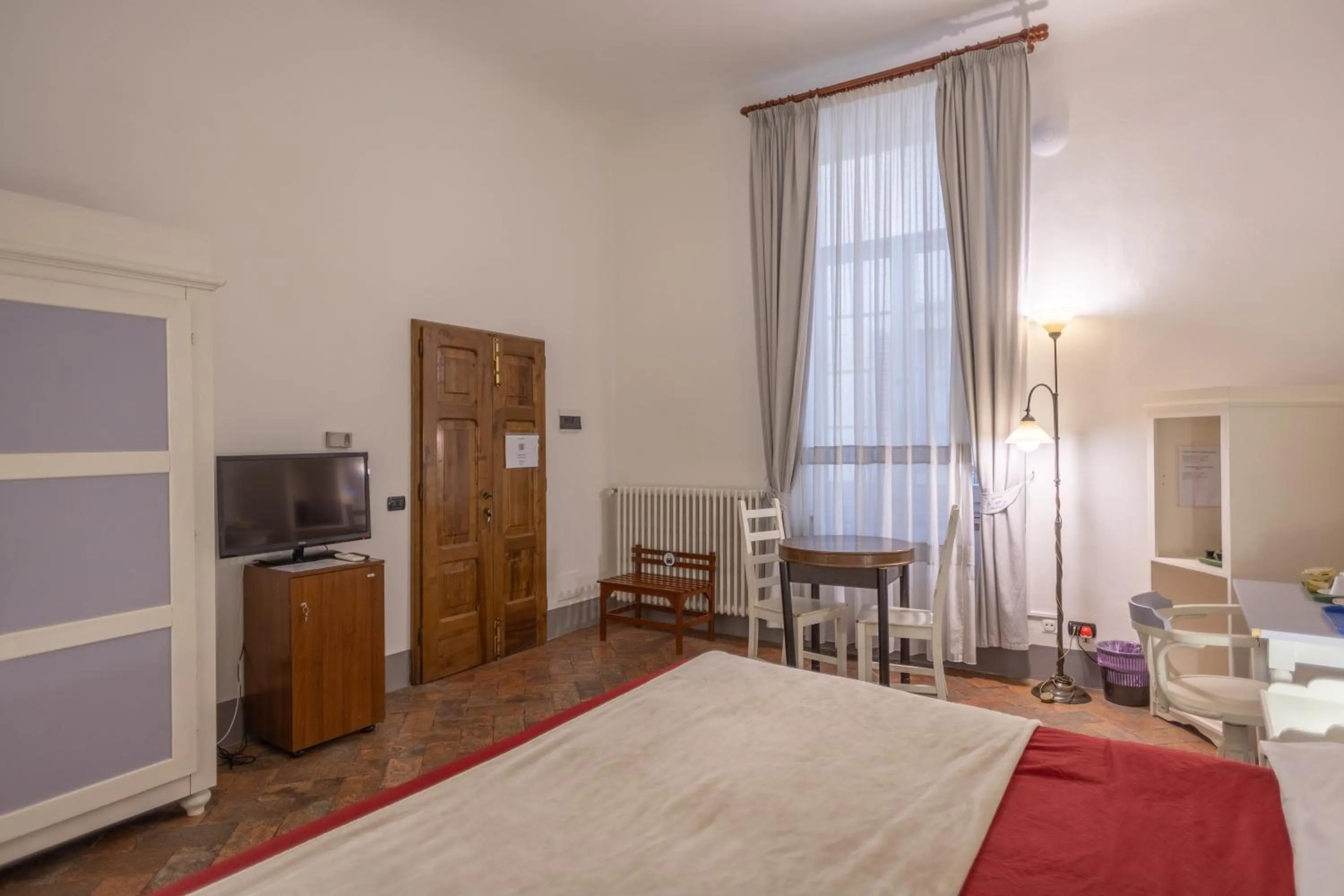 View (from property/room), Bed in La Residenza del Proconsolo