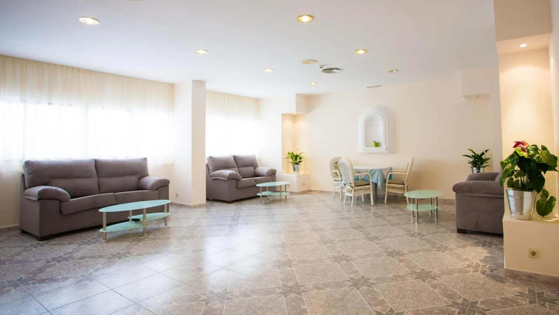 Communal lounge/ TV room in Hotel Cassandra