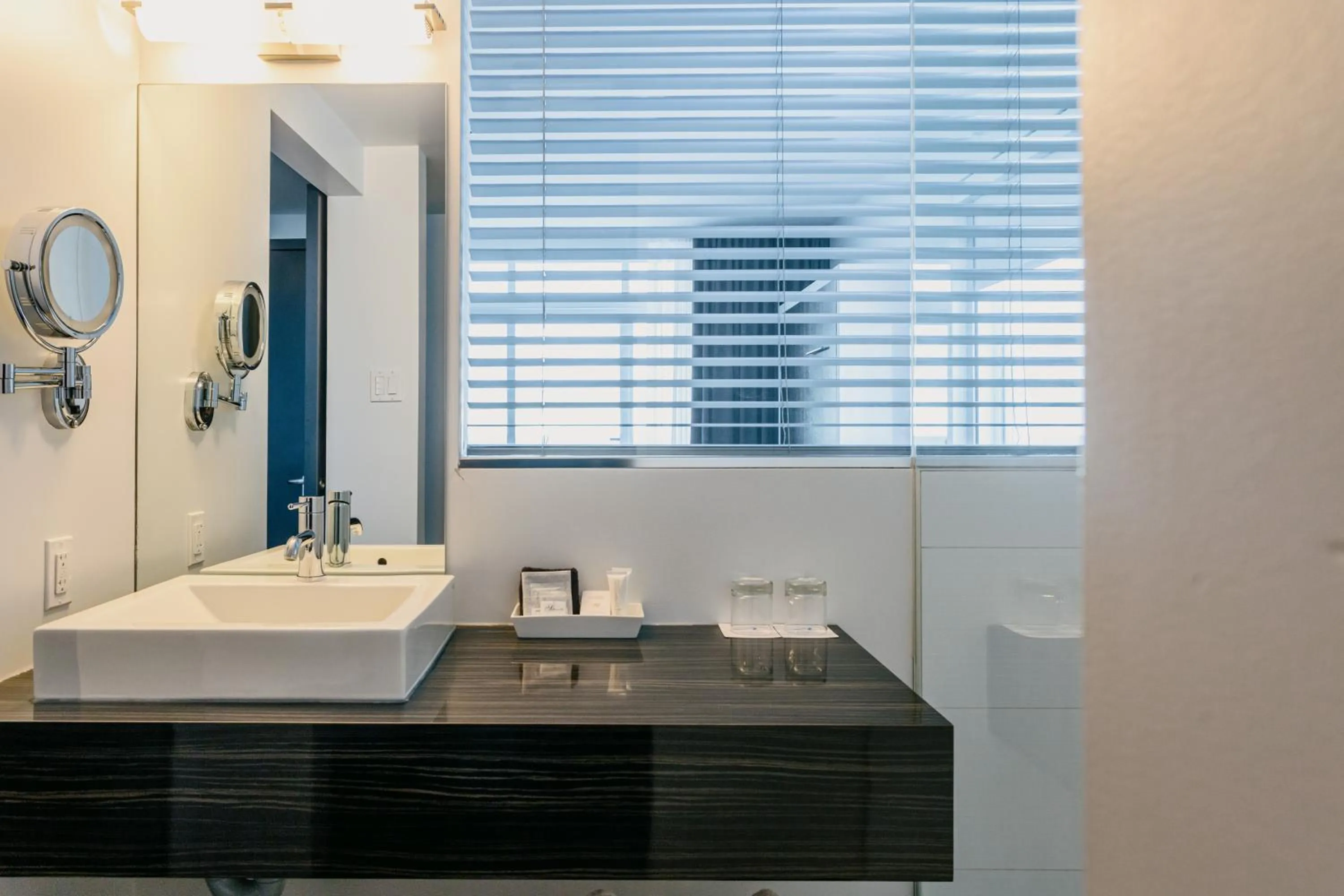 Toilet in Riotel Matane