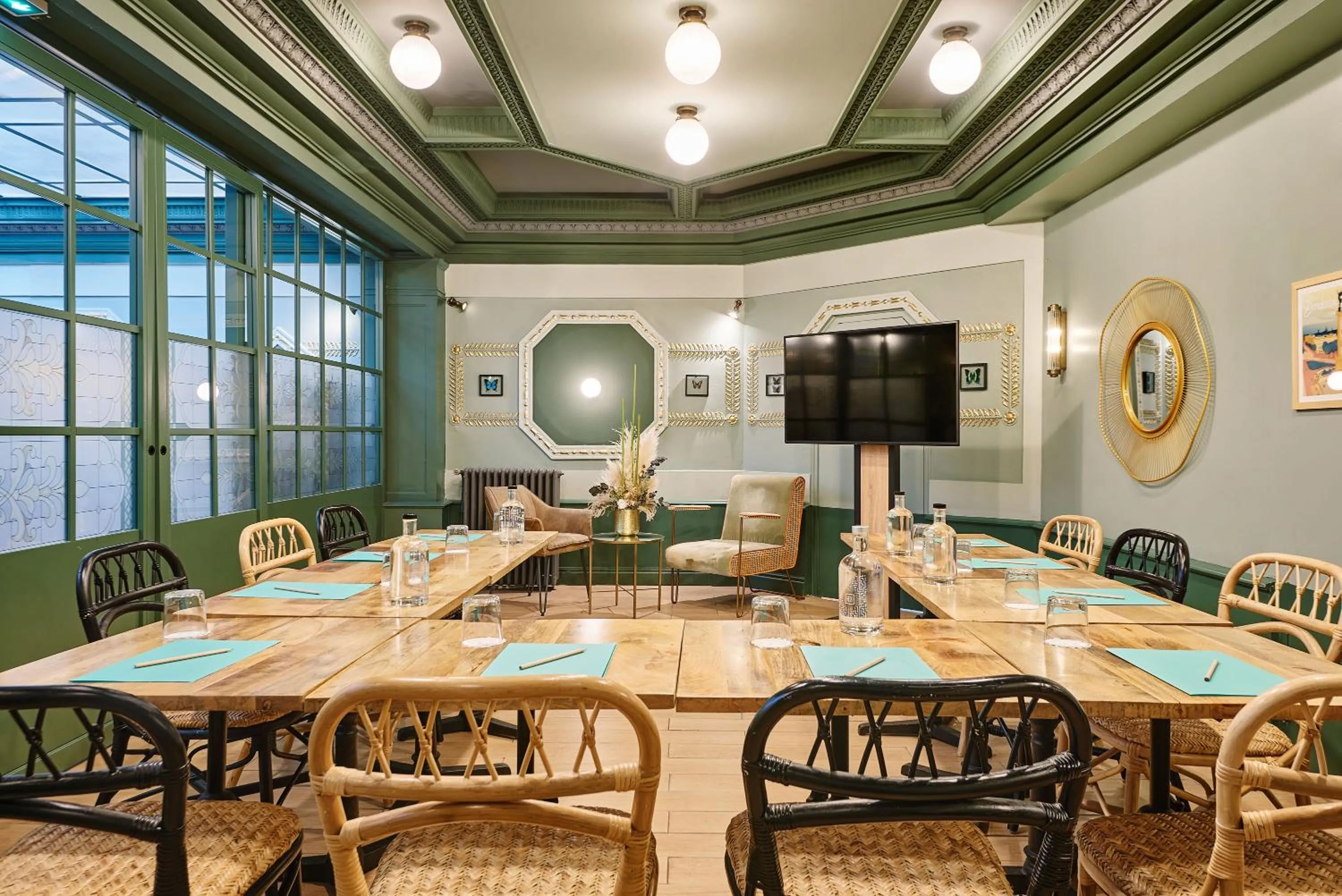 Meeting/conference room in Hotel Konti Bordeaux by HappyCulture