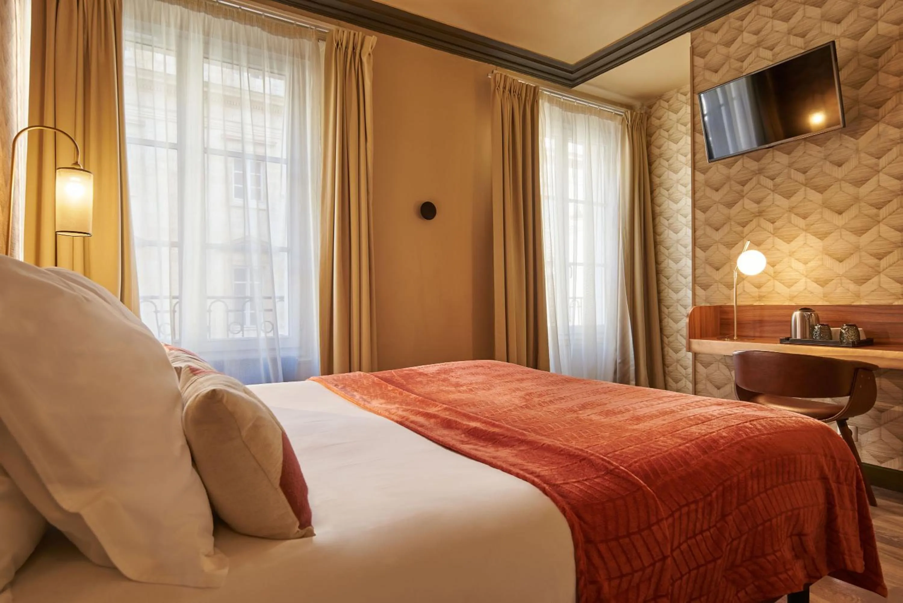 Bed in Hotel Konti Bordeaux by HappyCulture