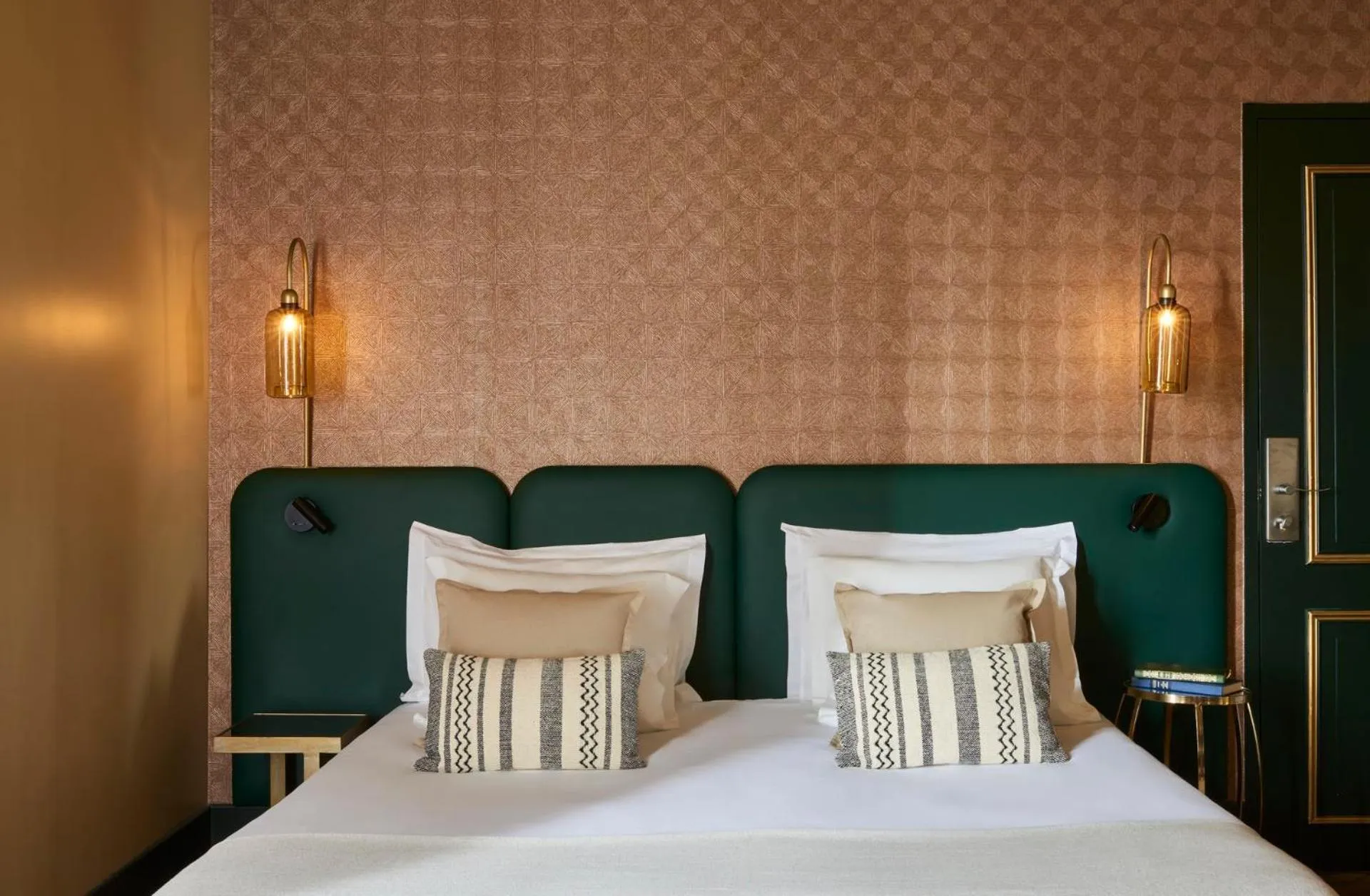 Bed in Hotel Konti Bordeaux by HappyCulture