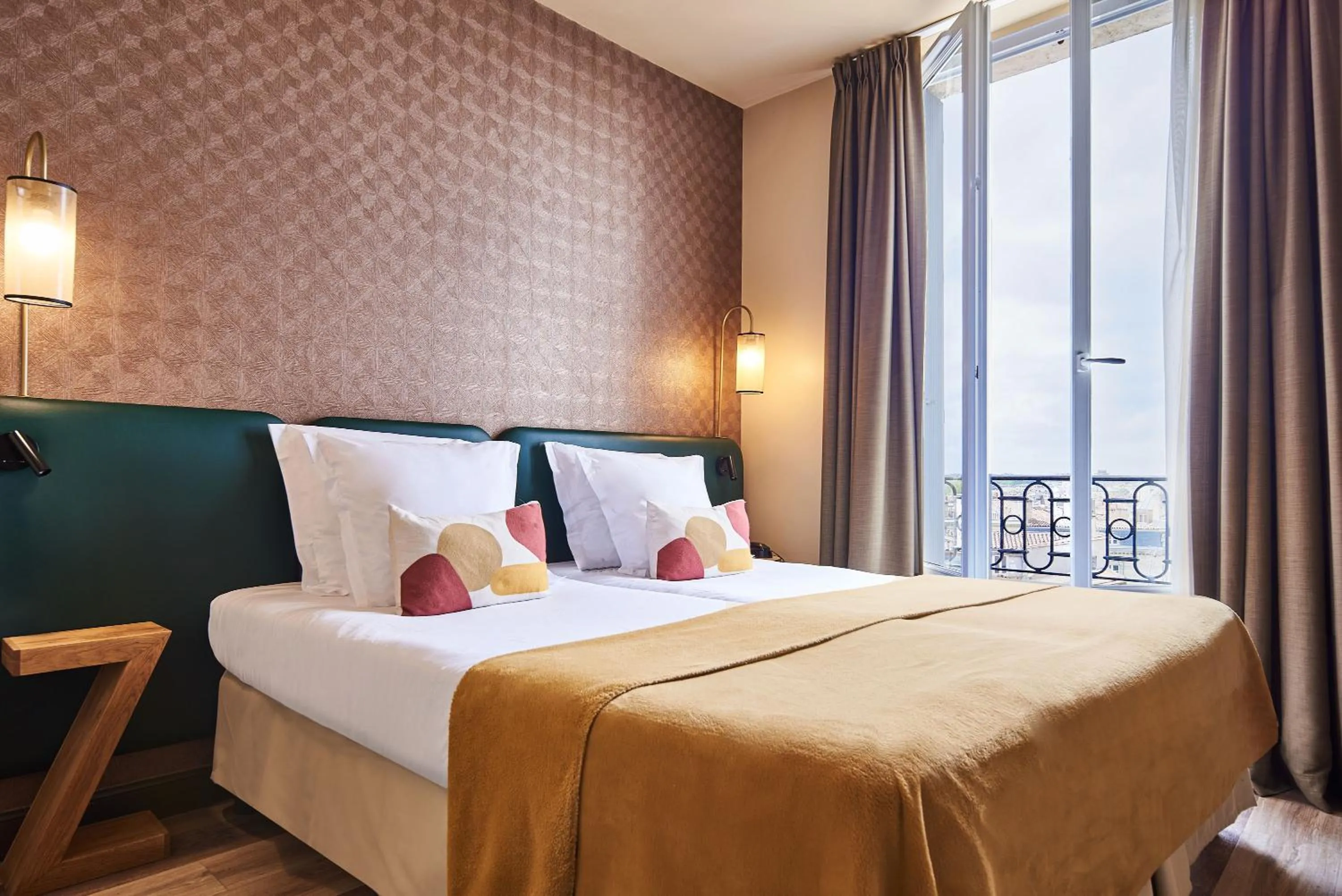 Bed in Hotel Konti Bordeaux by HappyCulture