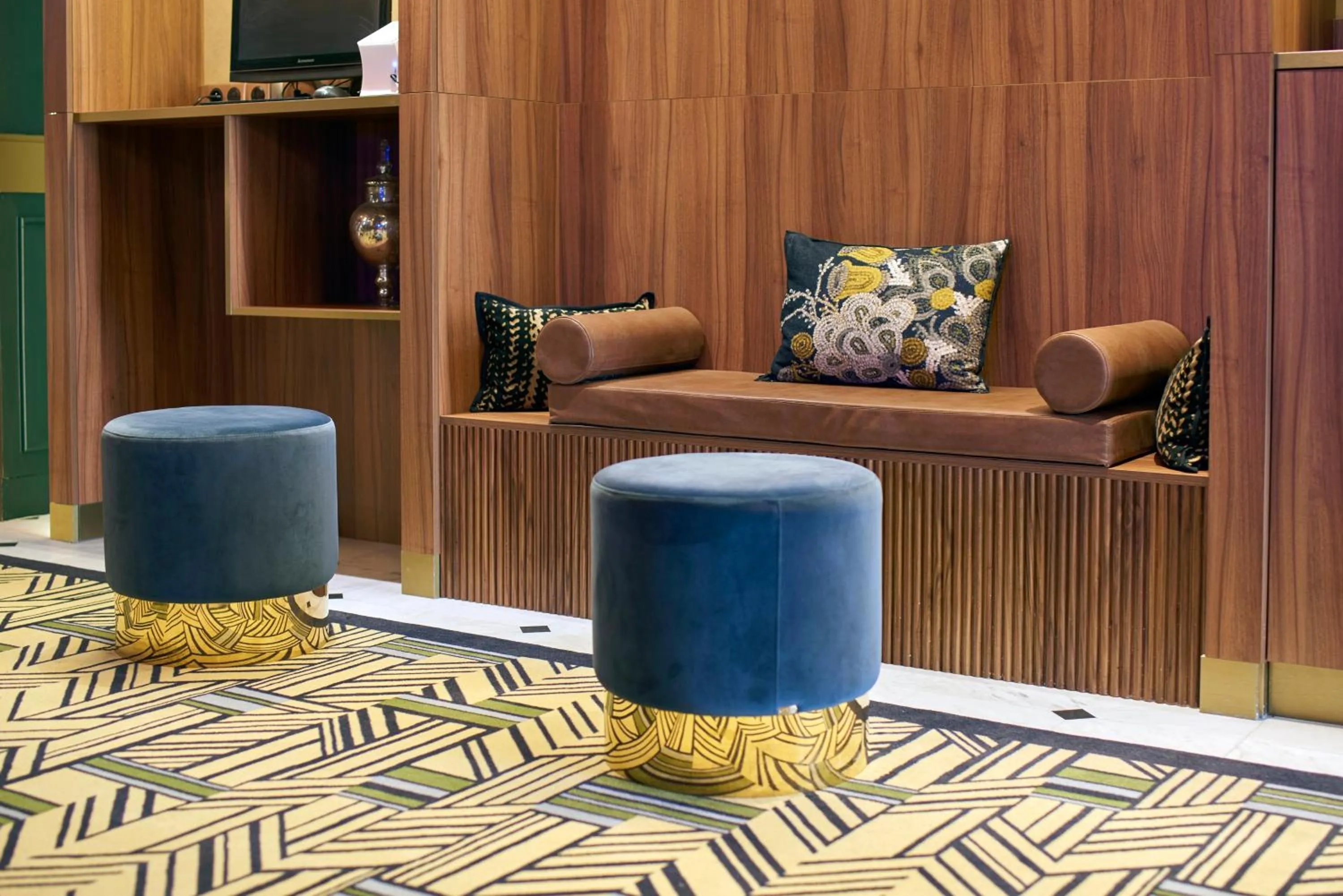 Lobby or reception in Hotel Konti Bordeaux by HappyCulture