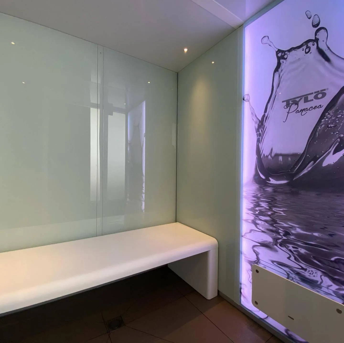 Steam room, Bed in The Originals Boutique, Hôtel de la Paix, Brest