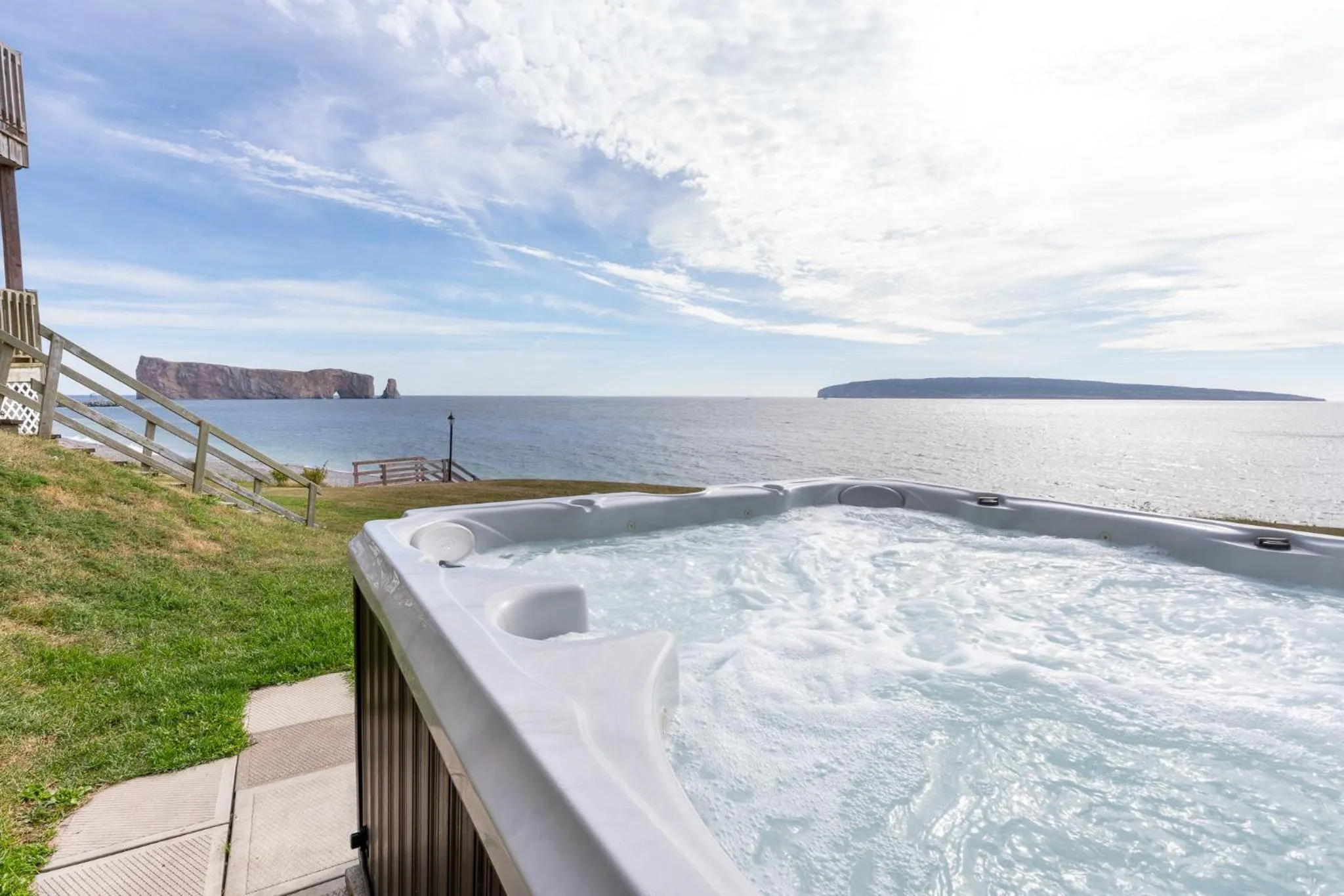 Hot Tub in Riotel Perce