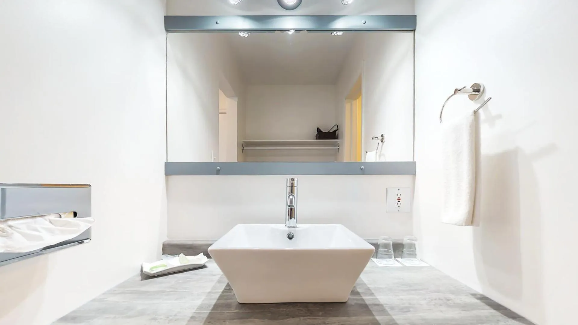 Bathroom in Riotel Bonaventure