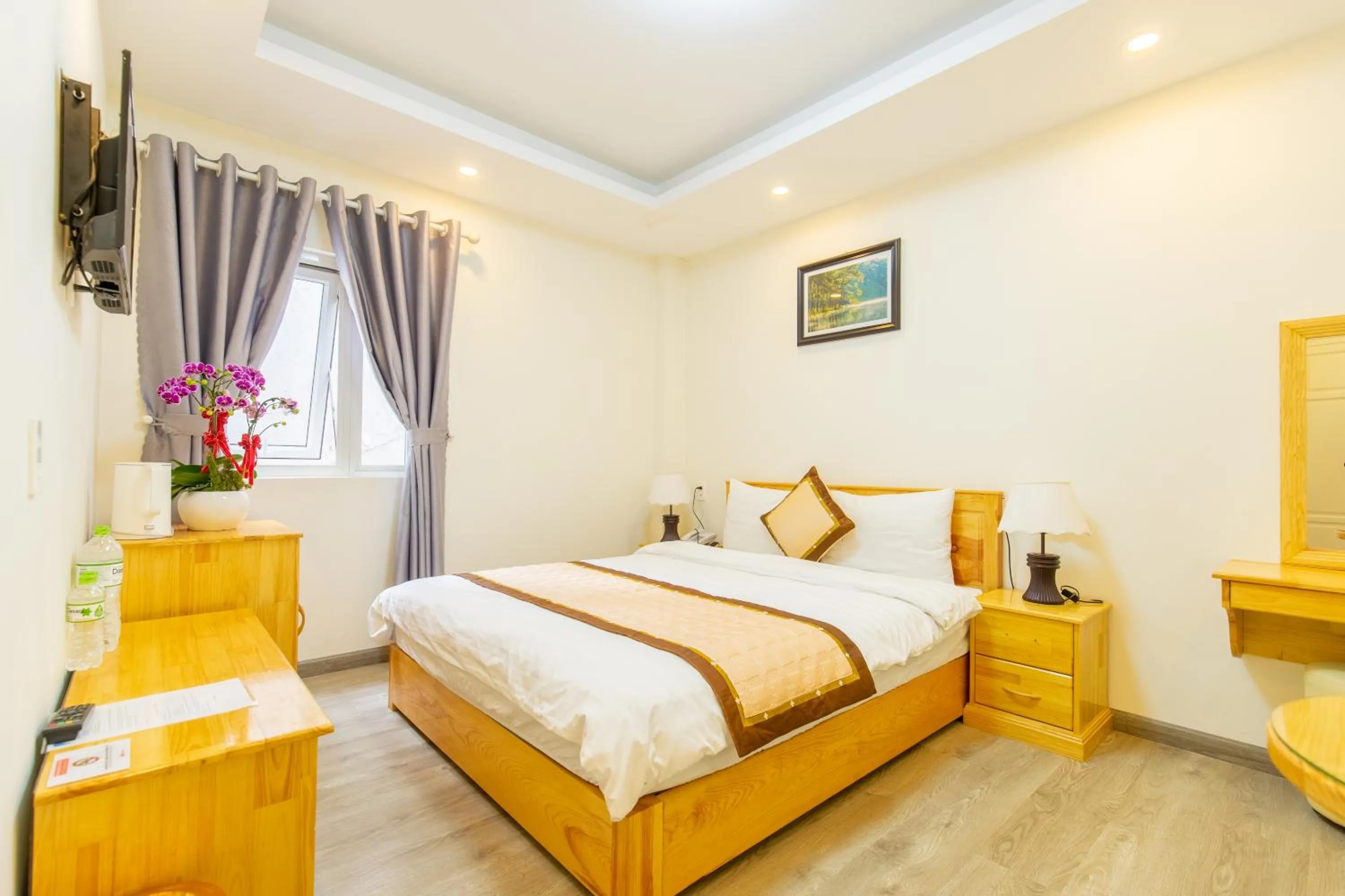 Bed in The Grace Hotel