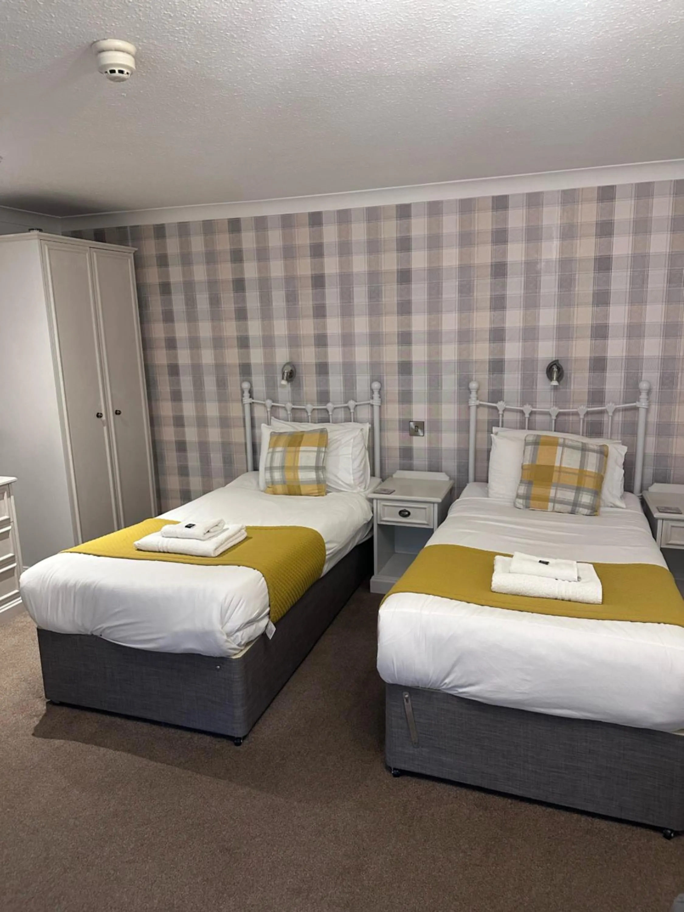 Bed in East Ayton Lodge Hotel, Scarborough