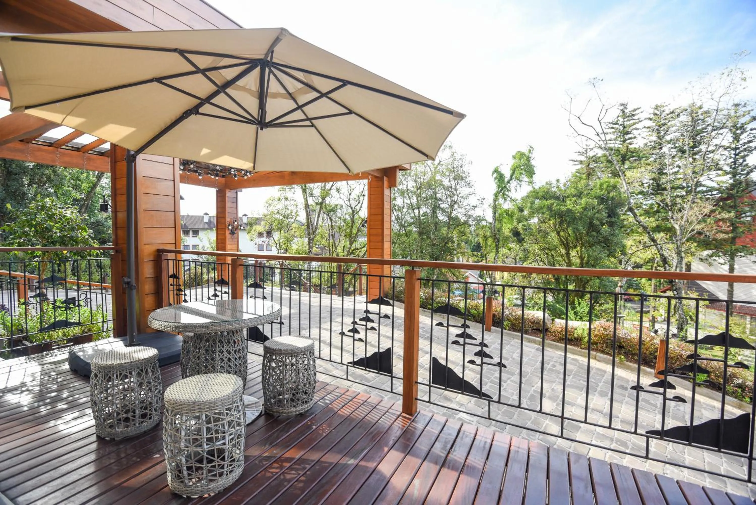 Property building in Hotel Refugio da Montanha