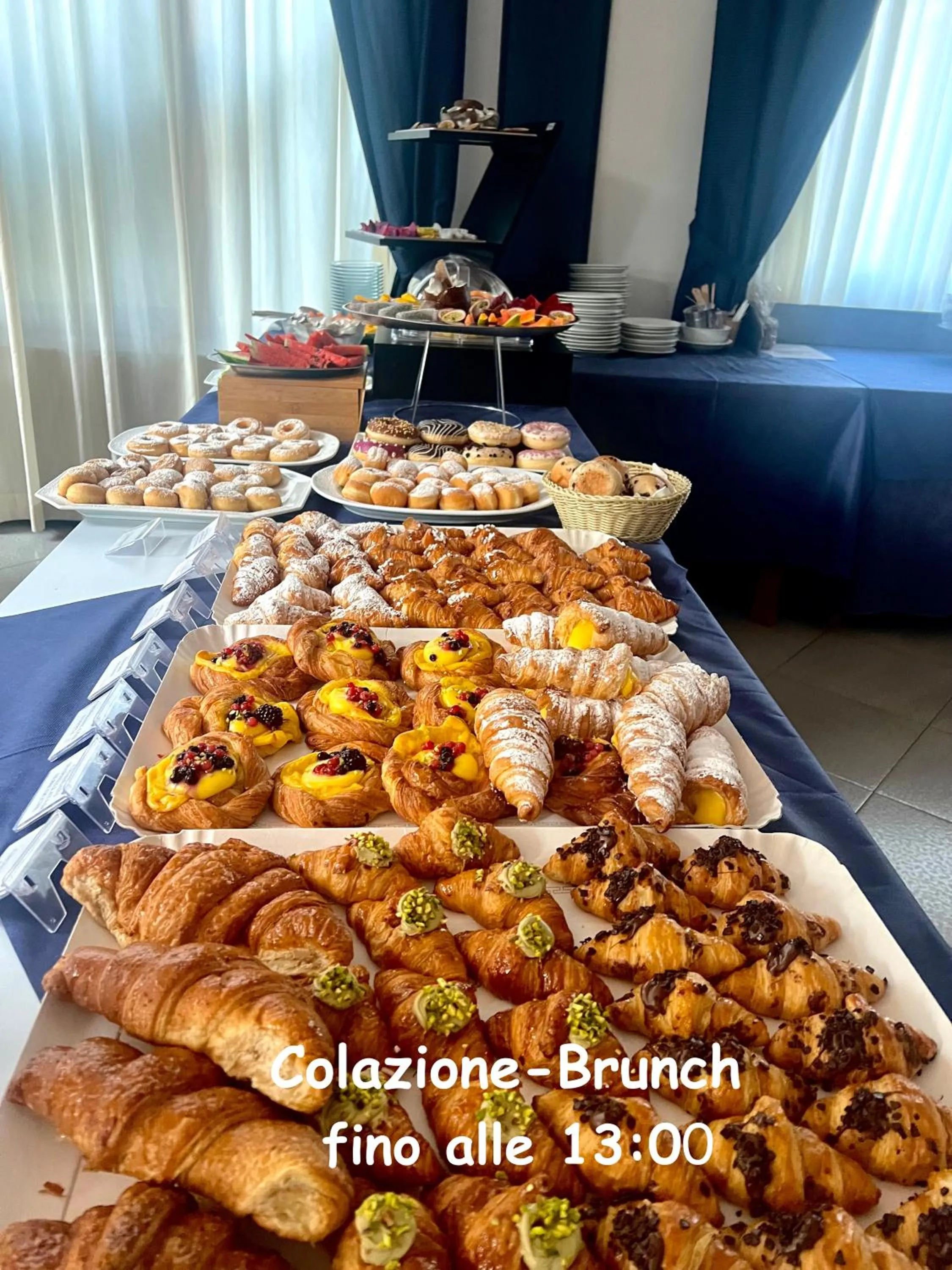 Breakfast in G&D Hotel Deanna Pool&Brunch