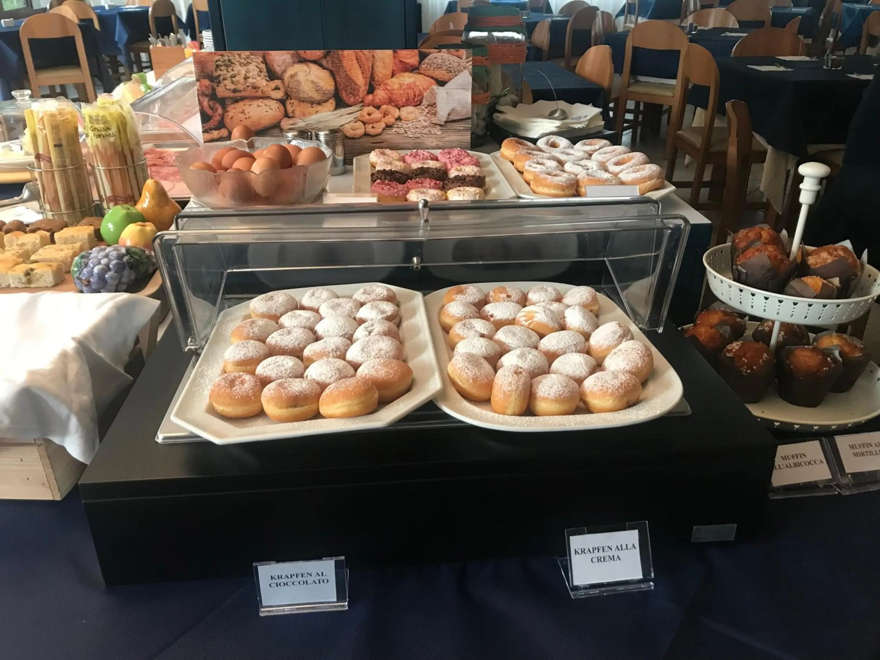 Food and drinks in G&D Hotel Deanna Pool&Brunch