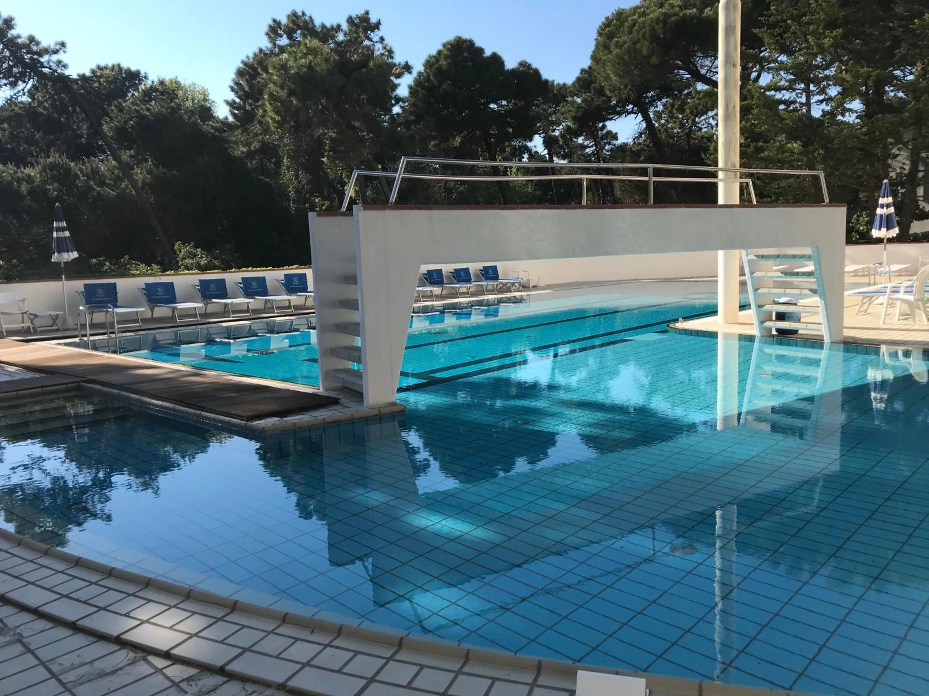 Swimming pool in G&D Hotel Deanna Pool&Brunch