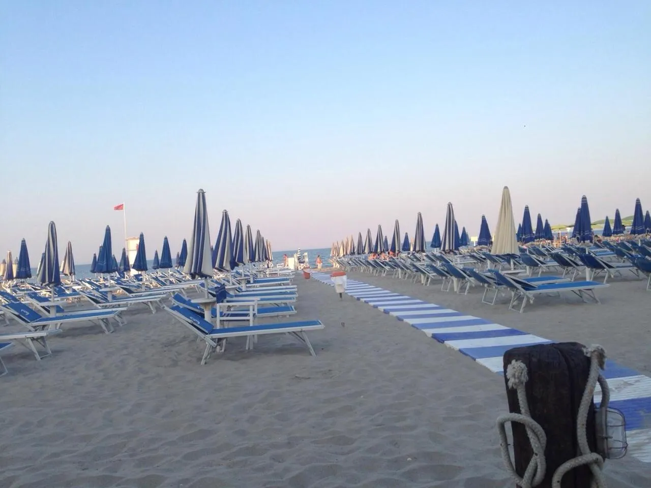 Beach in G&D Hotel Deanna Pool&Brunch