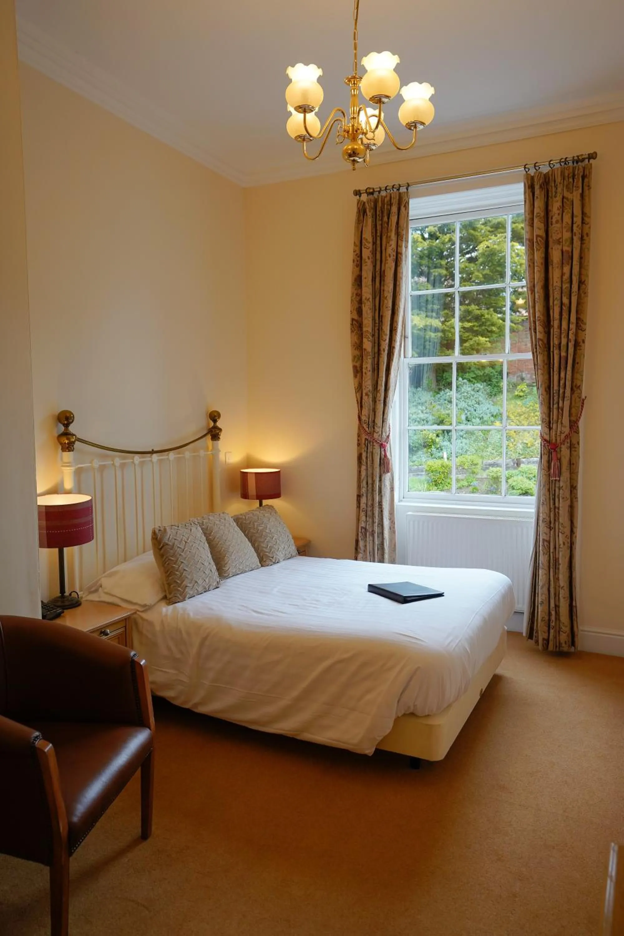 Bed in Waveney House Hotel