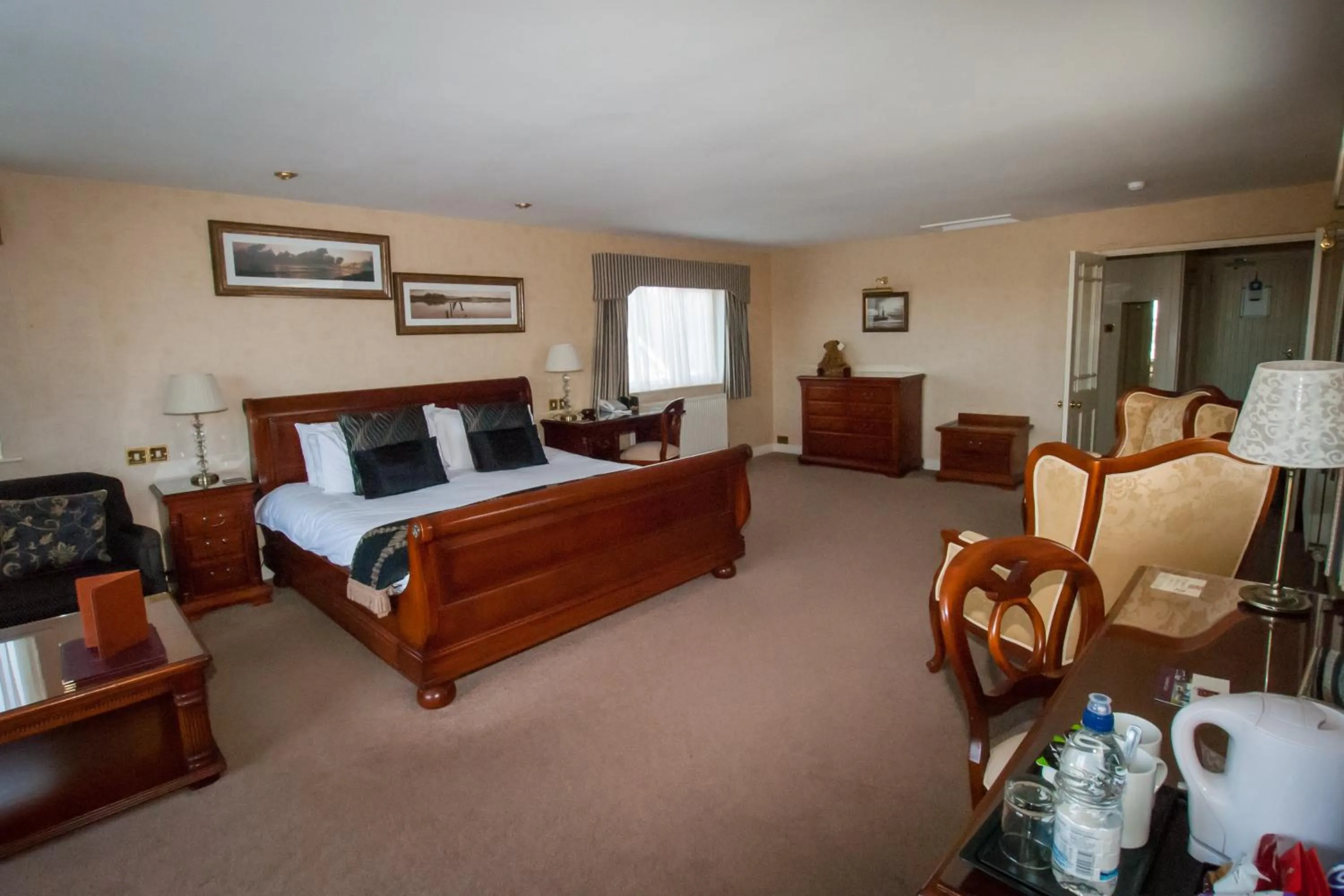 Bedroom, Bed in Mallyan Spout Hotel