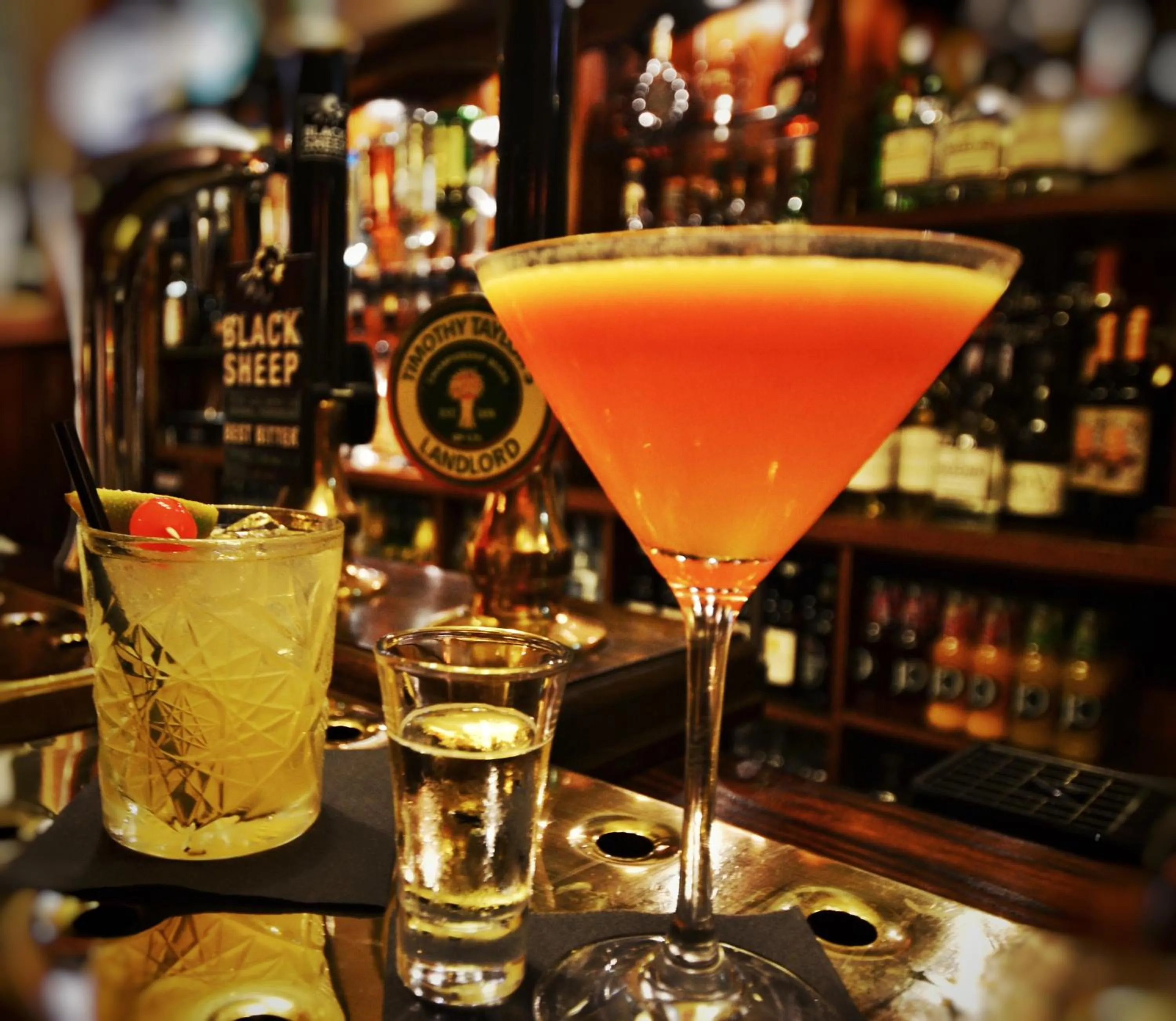 Alcoholic drinks in Mallyan Spout Hotel