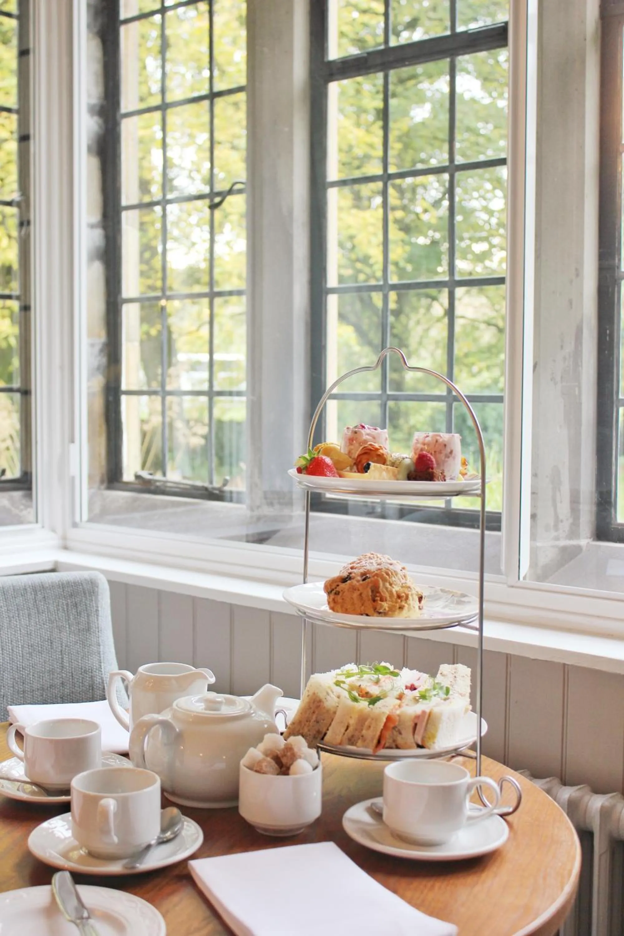 Restaurant/places to eat in Mallyan Spout Hotel