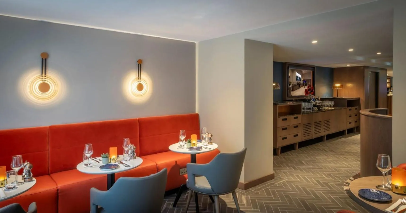 Restaurant/places to eat in Clayton Hotel Cardiff Lane