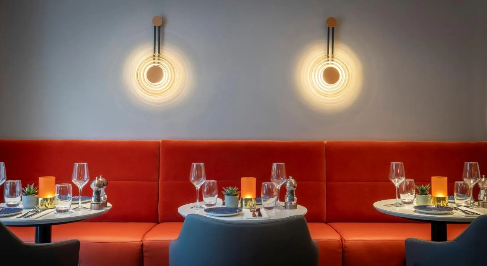 Restaurant/places to eat in Clayton Hotel Cardiff Lane