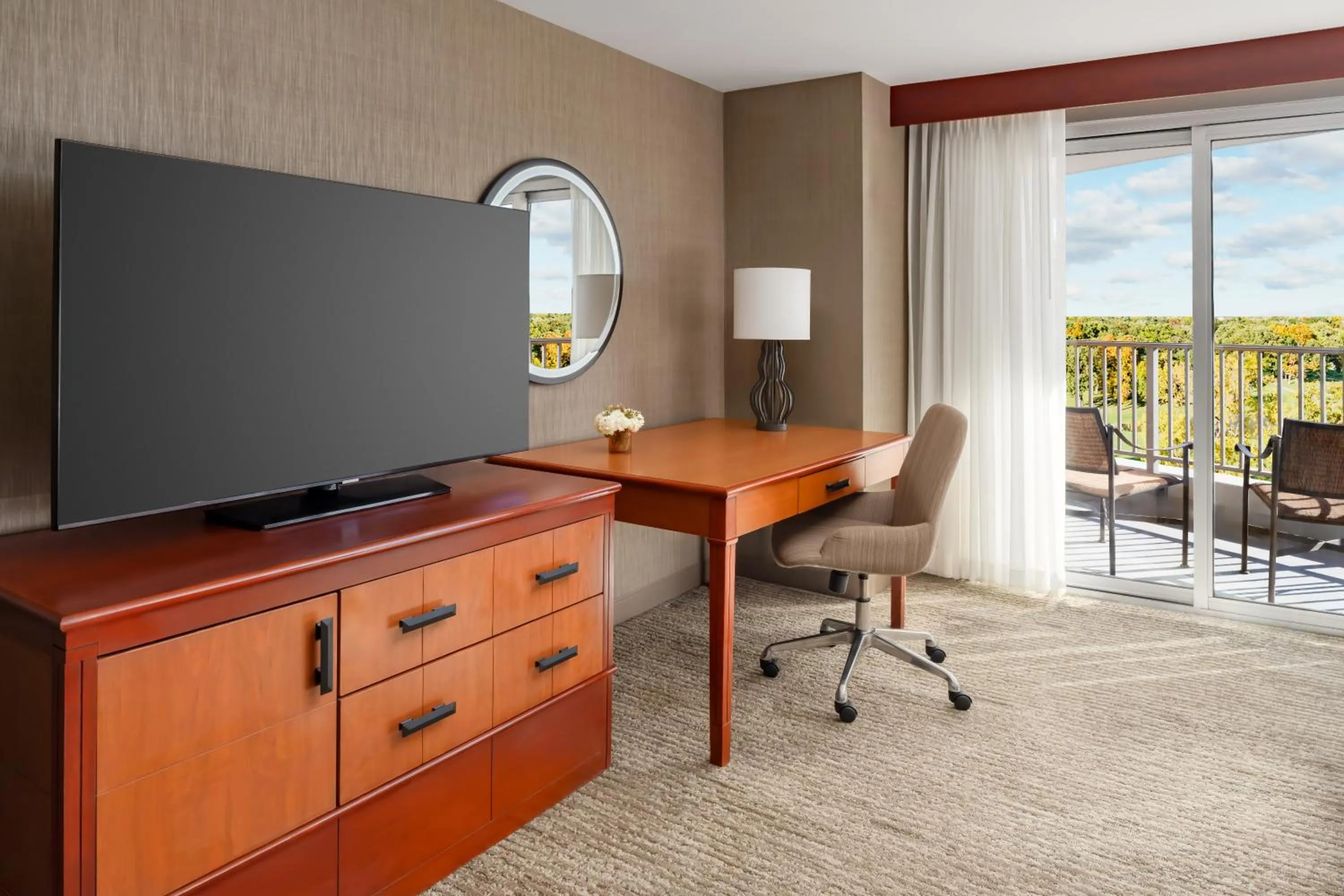 TV and multimedia in Eaglewood Resort & Spa