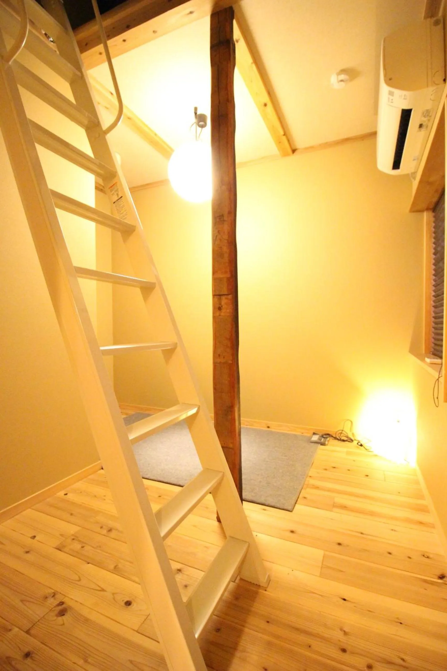 Photo of the whole room in Mibuan