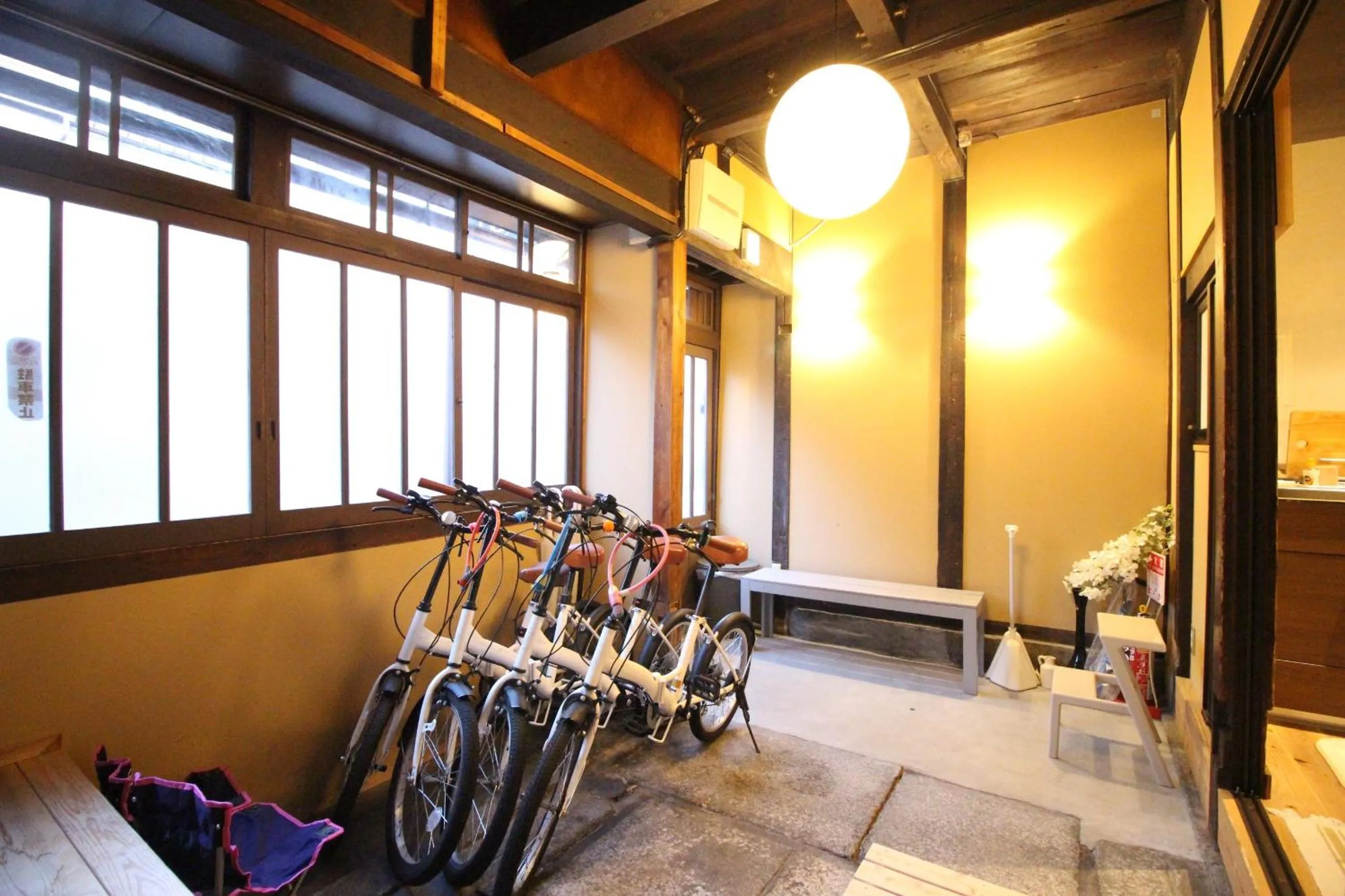 Photo of the whole room in Mibuan