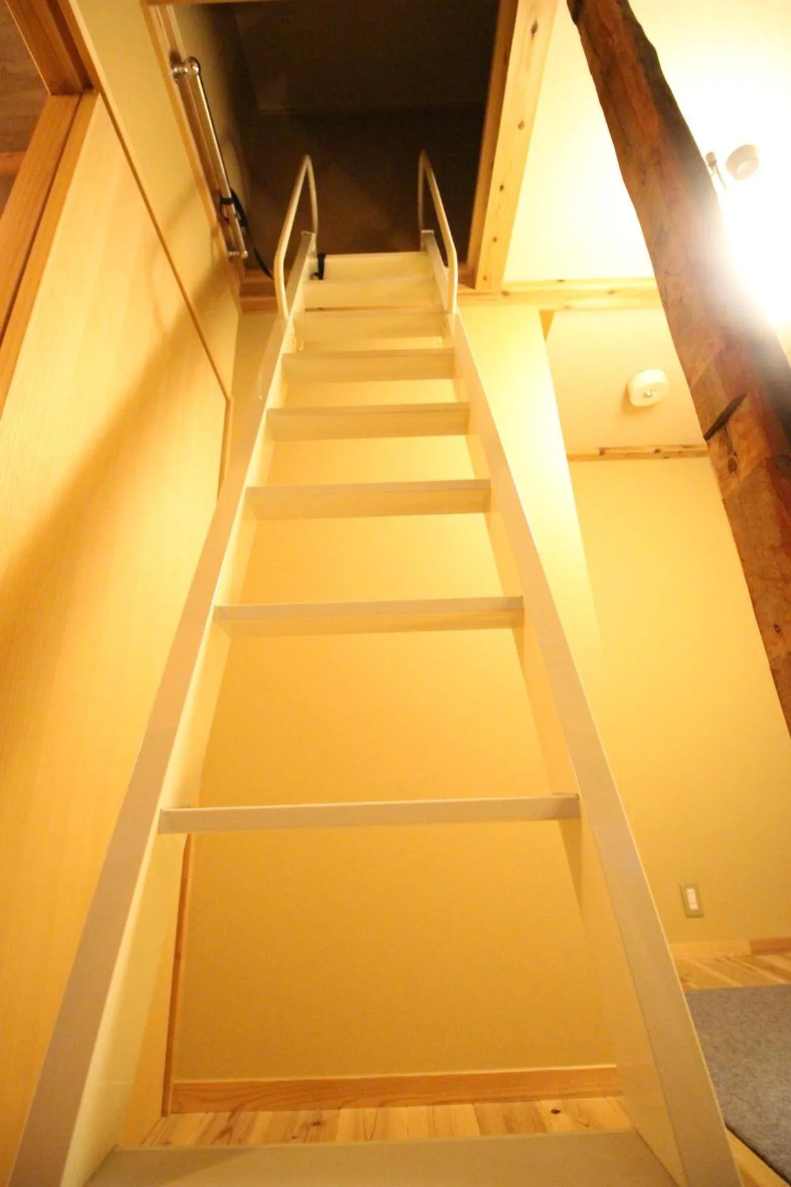 Photo of the whole room in Mibuan